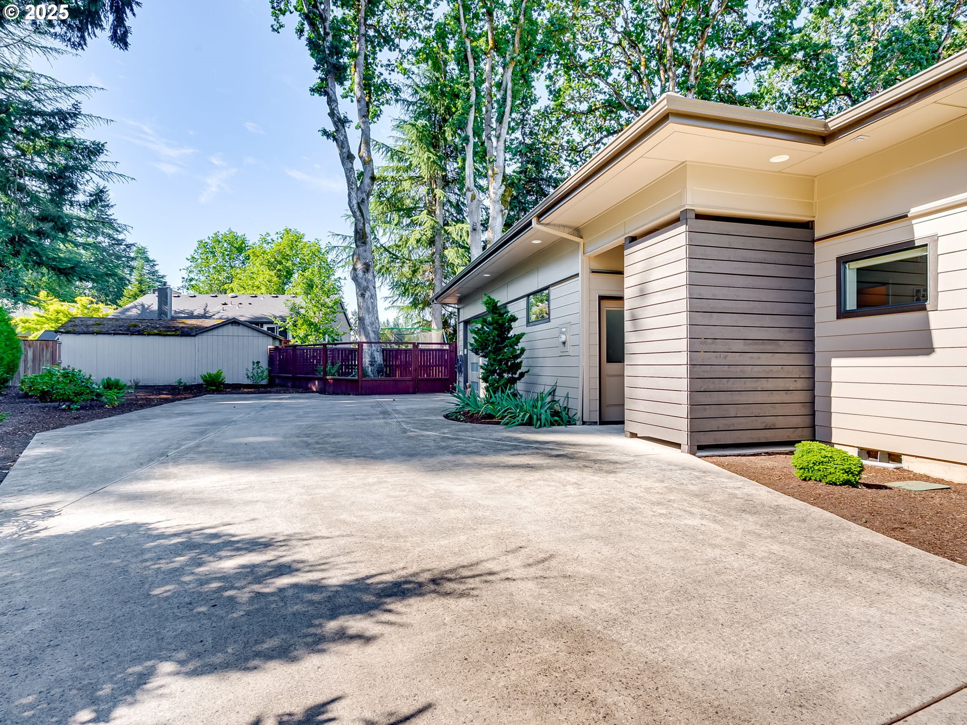 1154 SW Russ LN, McMinnville