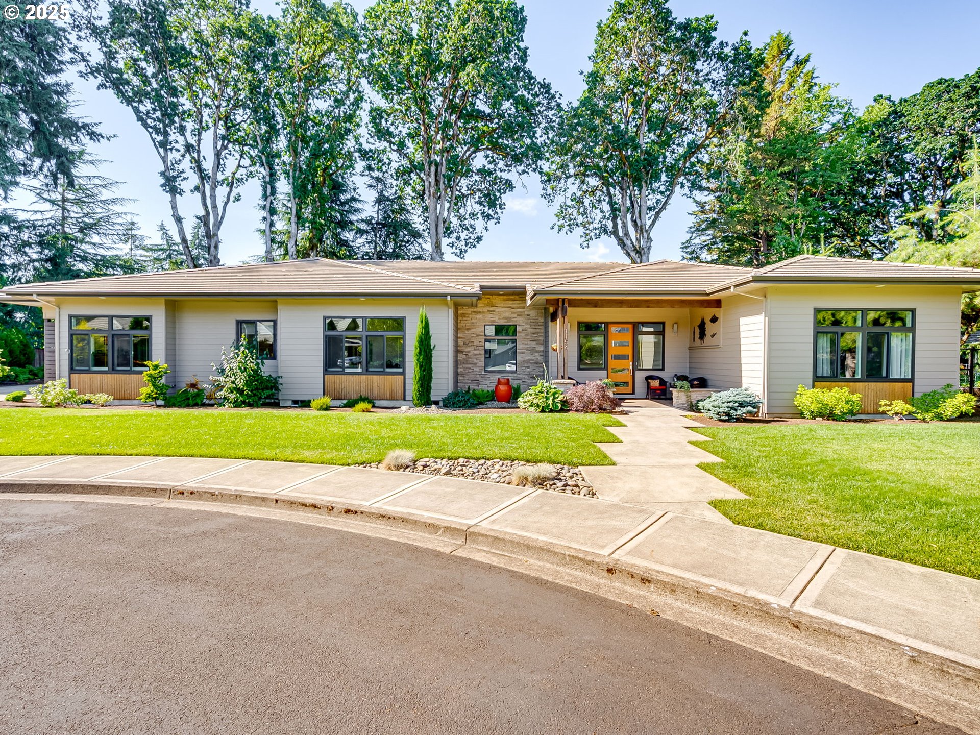 1154 SW Russ LN, McMinnville
