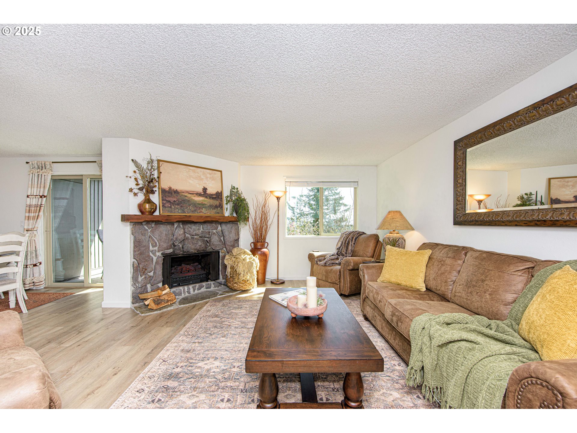 44 EAGLE CREST DR 24