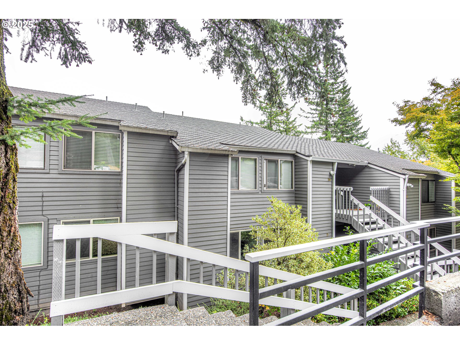 44 EAGLE CREST DR 24