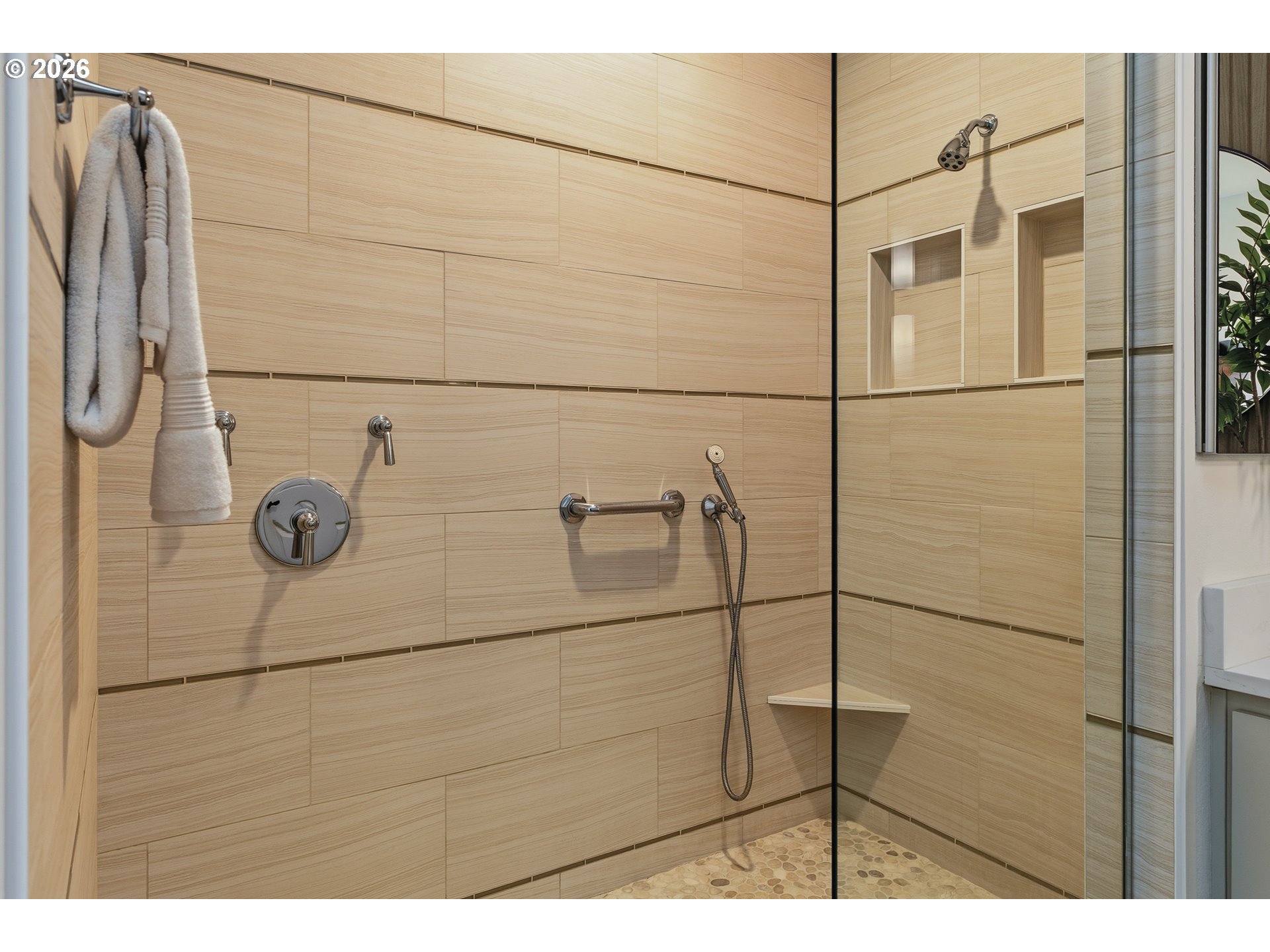 2357 NW QUIMBY ST 24