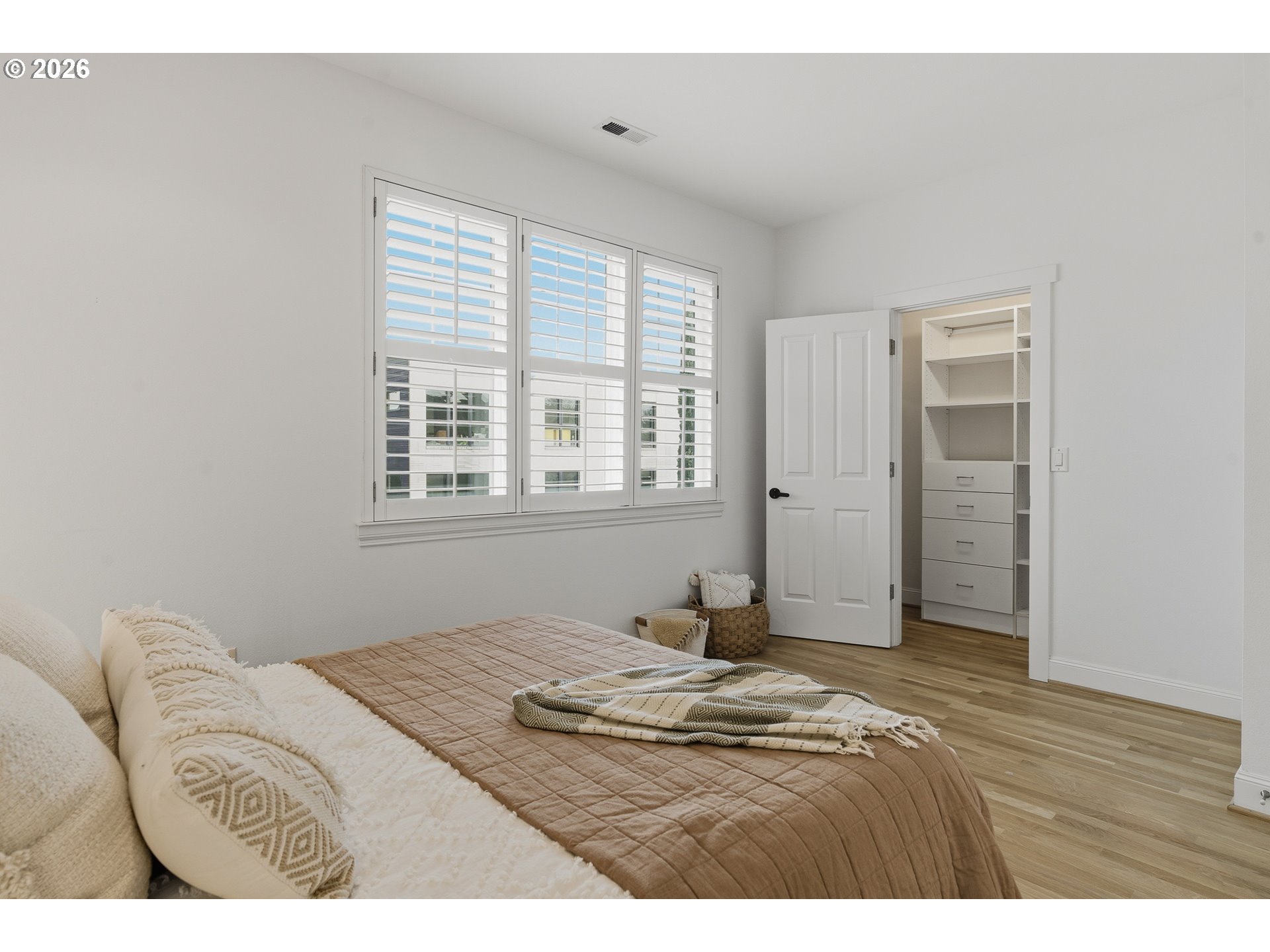 2357 NW QUIMBY ST 24