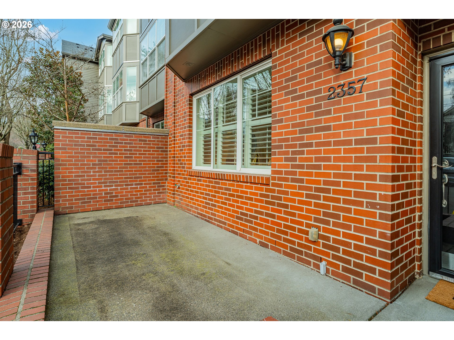 2357 NW QUIMBY ST 24