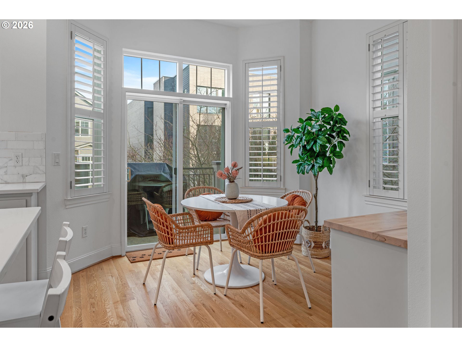 2357 NW QUIMBY ST 24