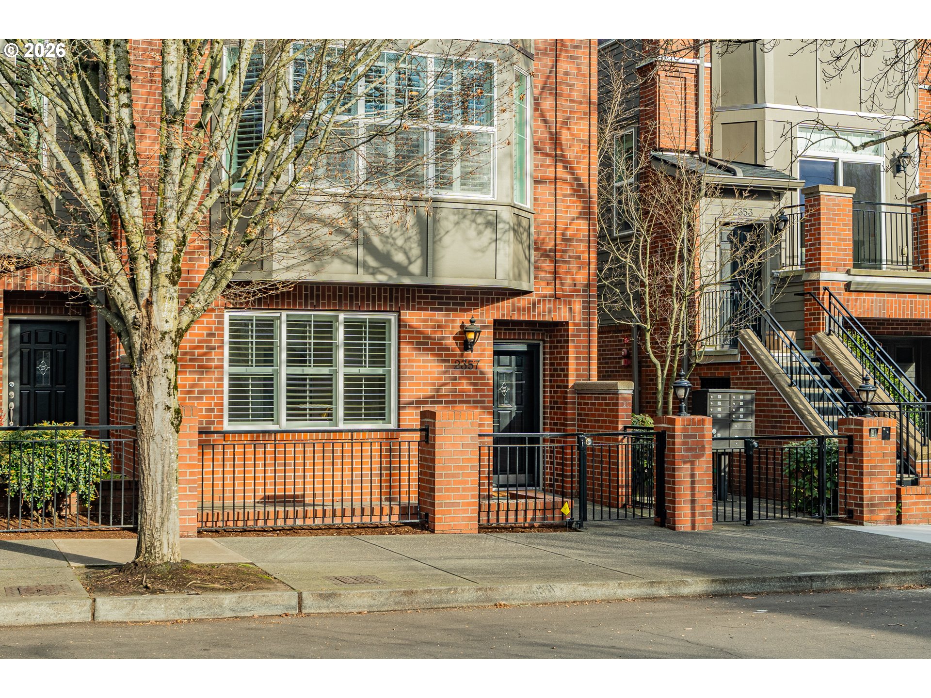 2357 NW QUIMBY ST 24