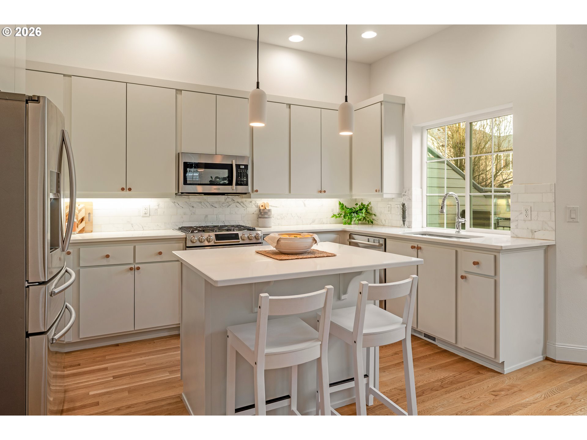 2357 NW QUIMBY ST 24