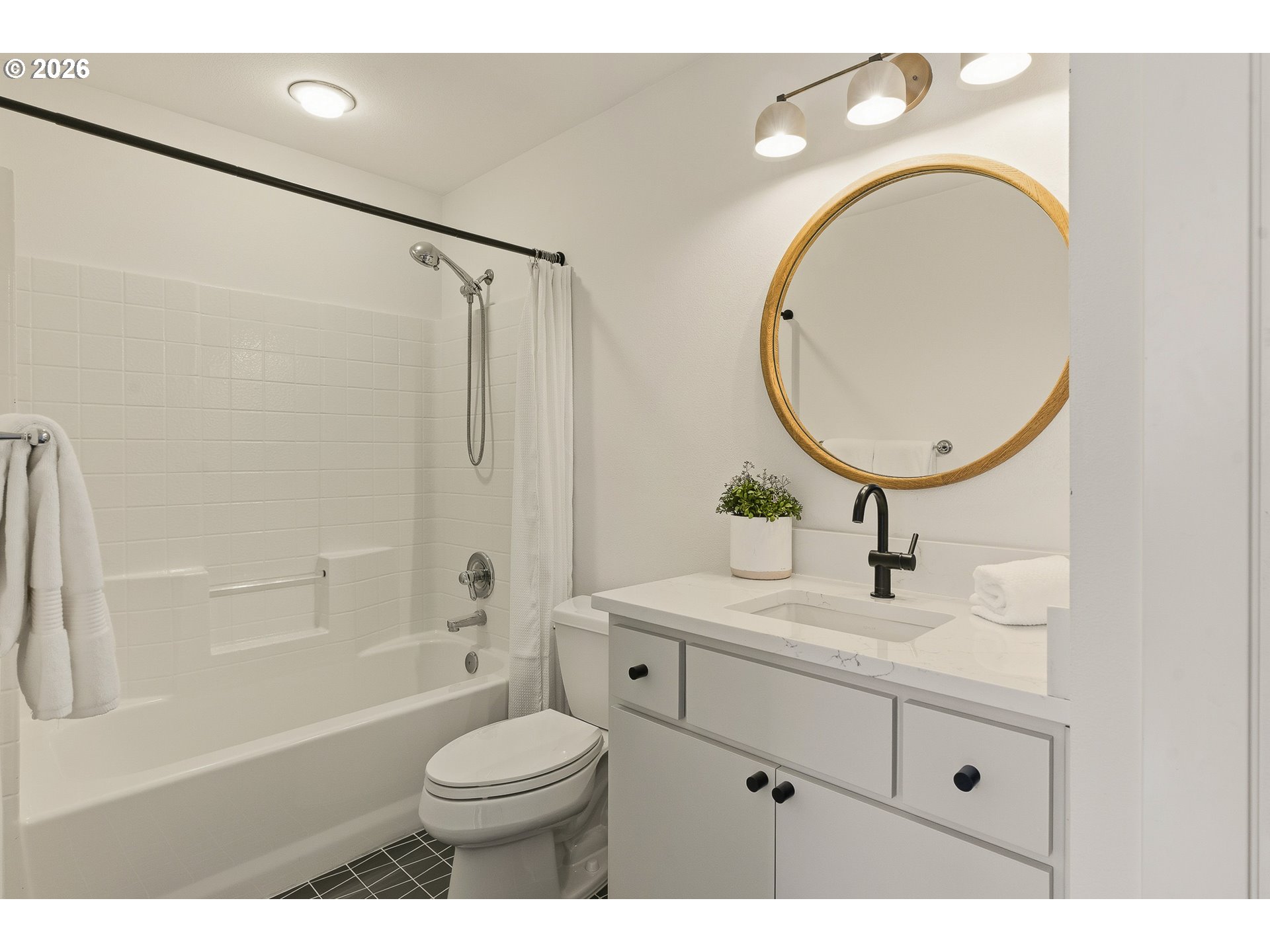 2357 NW QUIMBY ST 24