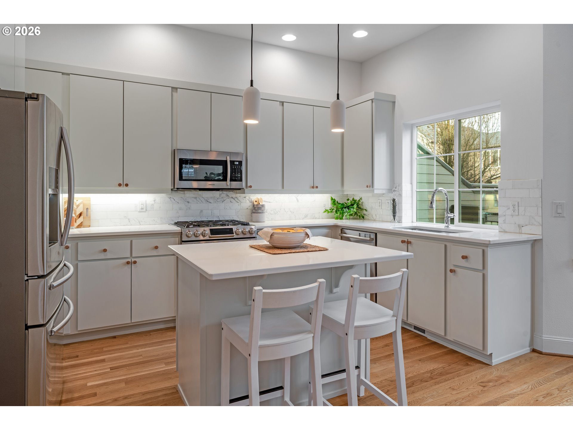 2357 NW QUIMBY ST 24