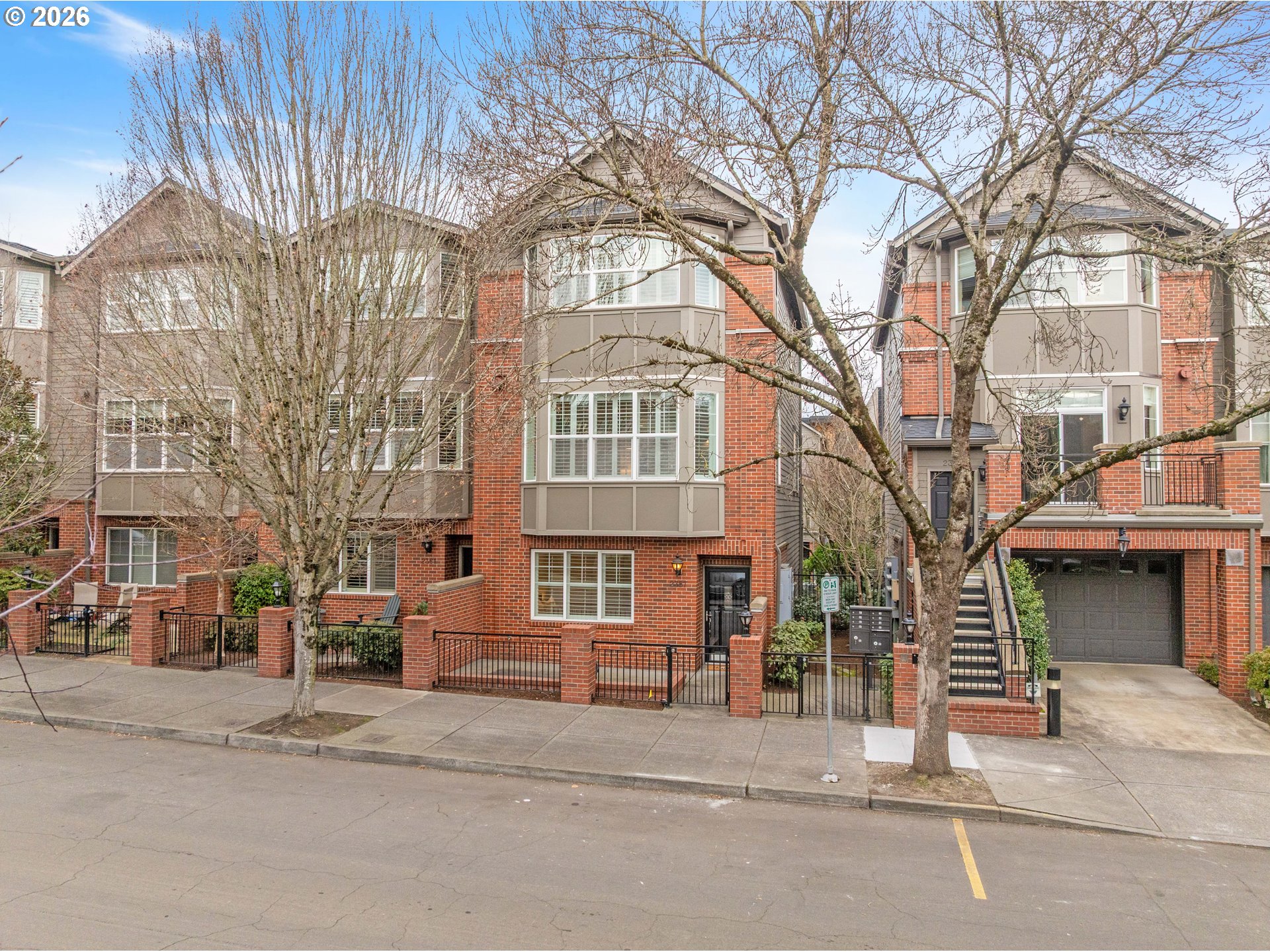 2357 NW QUIMBY ST 24