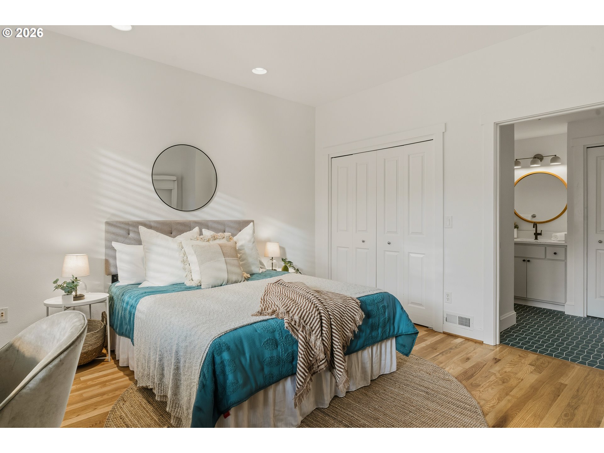 2357 NW QUIMBY ST 24