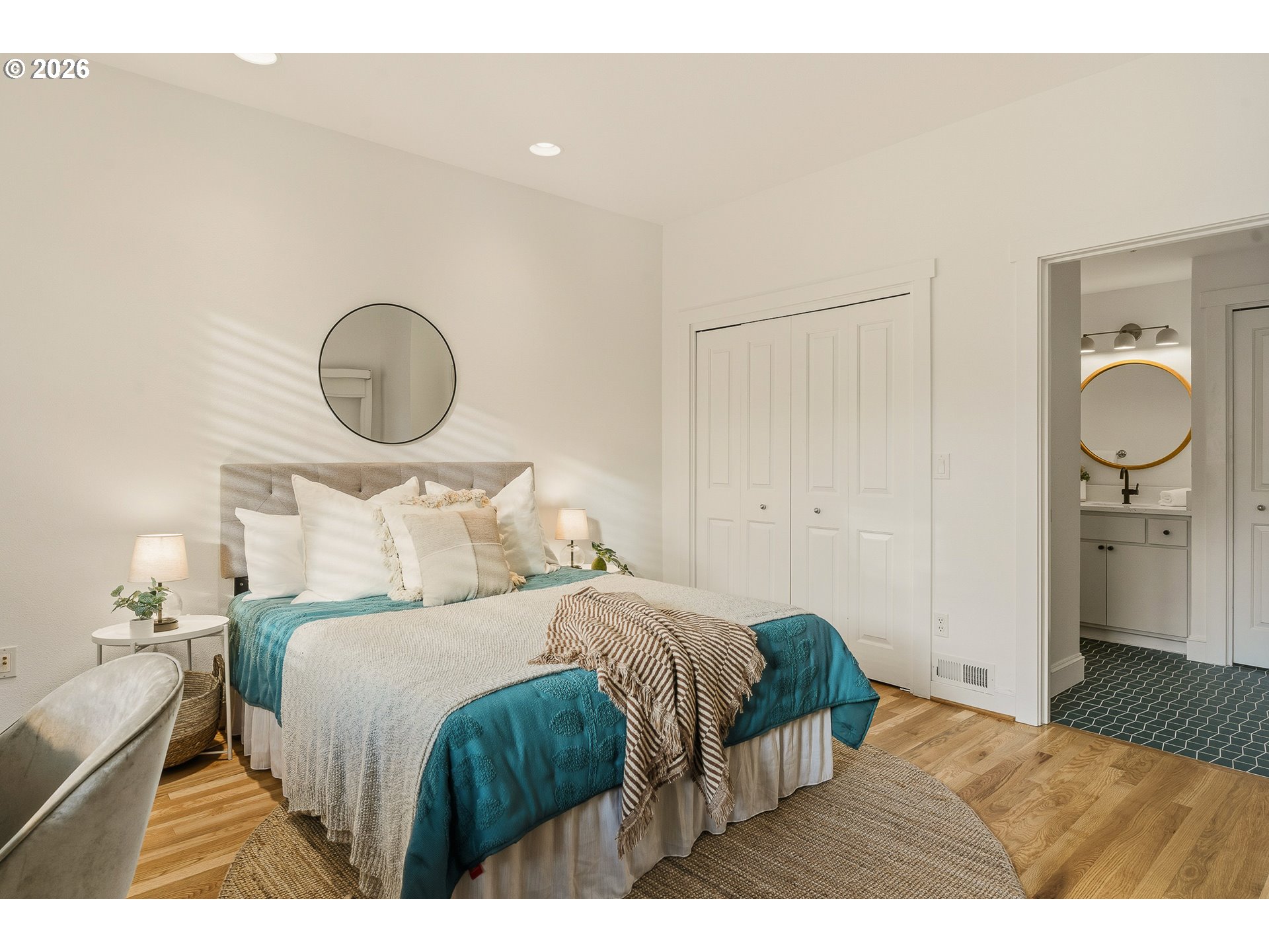 2357 NW QUIMBY ST 24