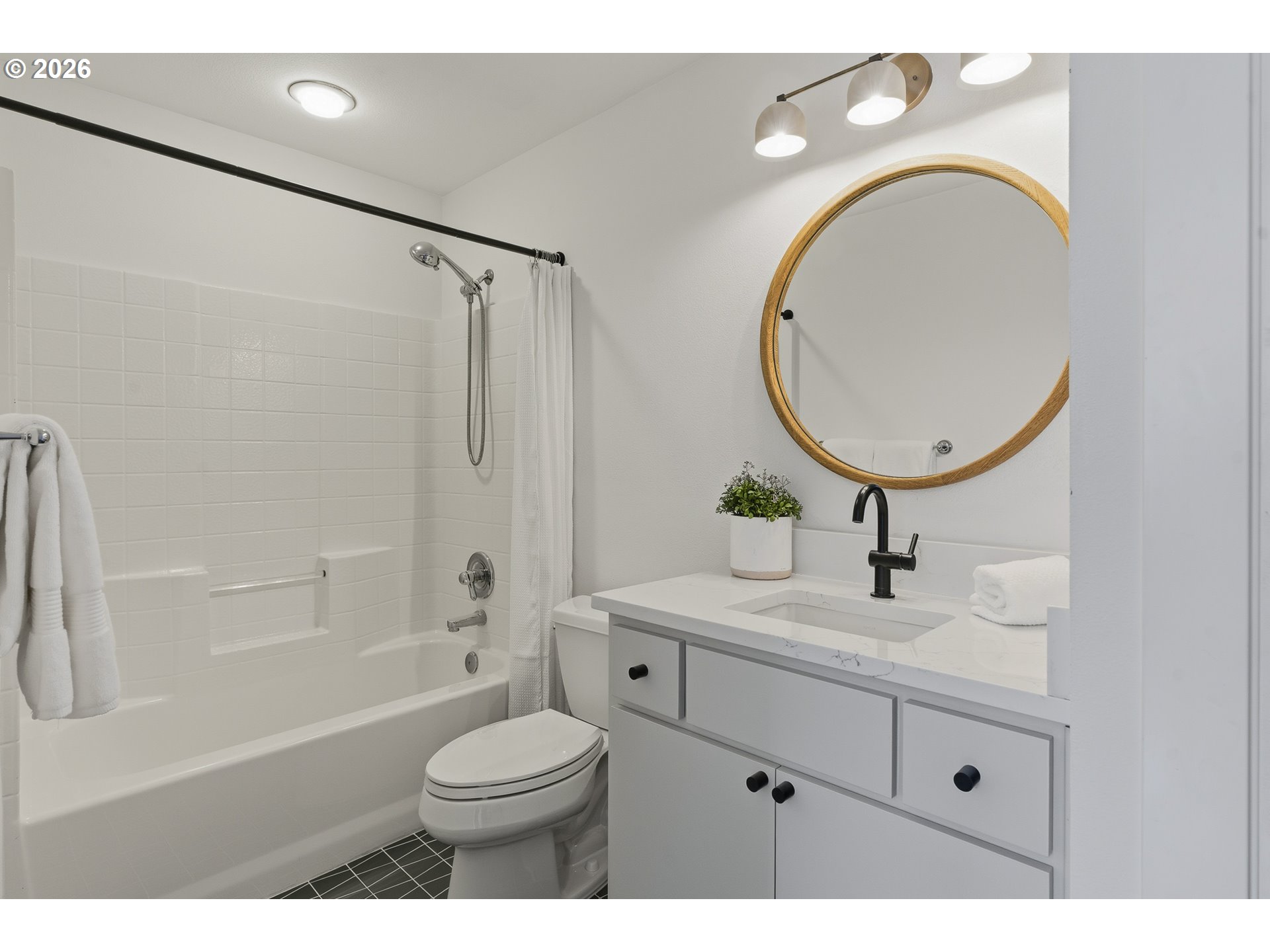 2357 NW QUIMBY ST 24