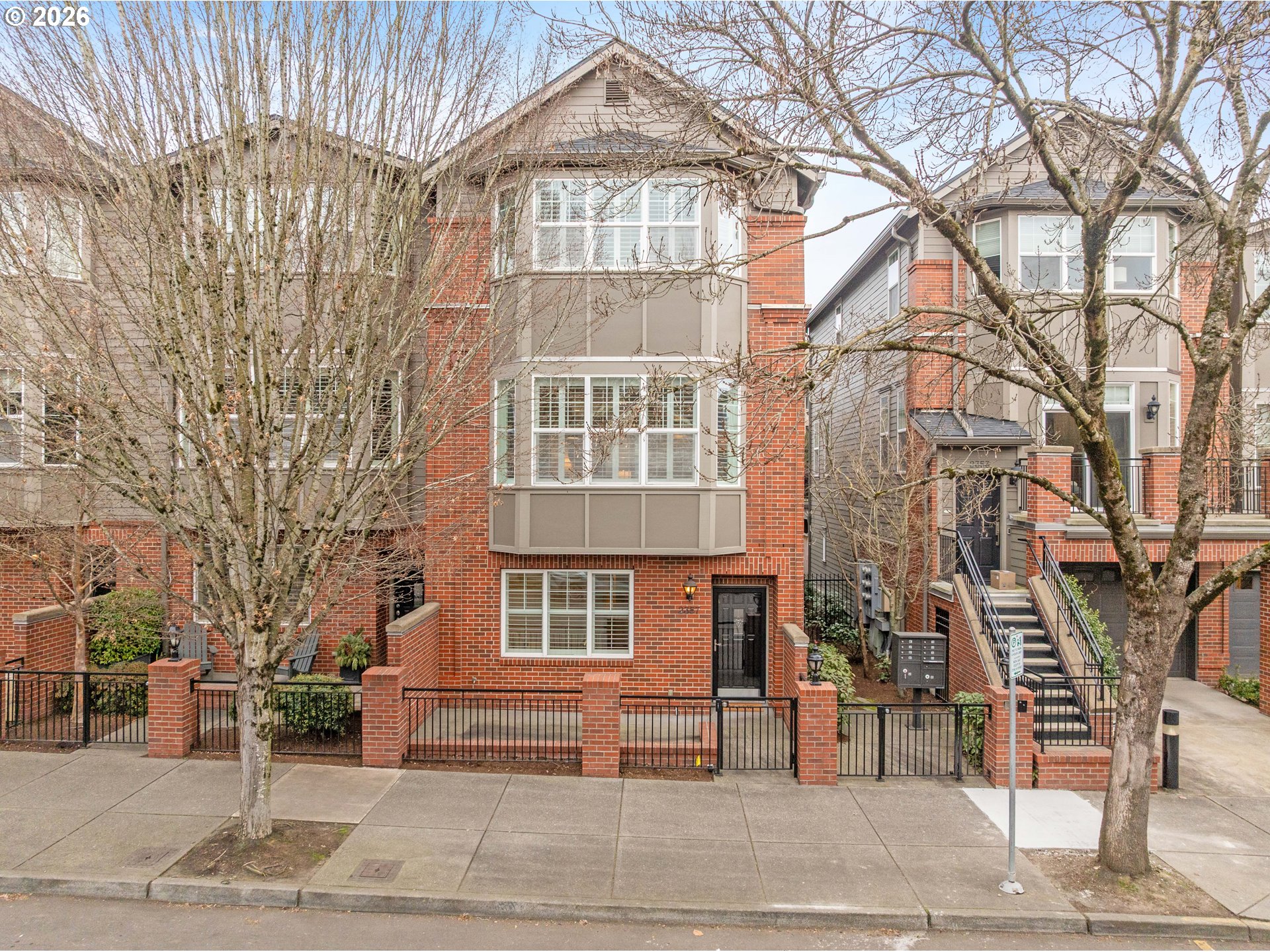 2357 NW QUIMBY ST 24