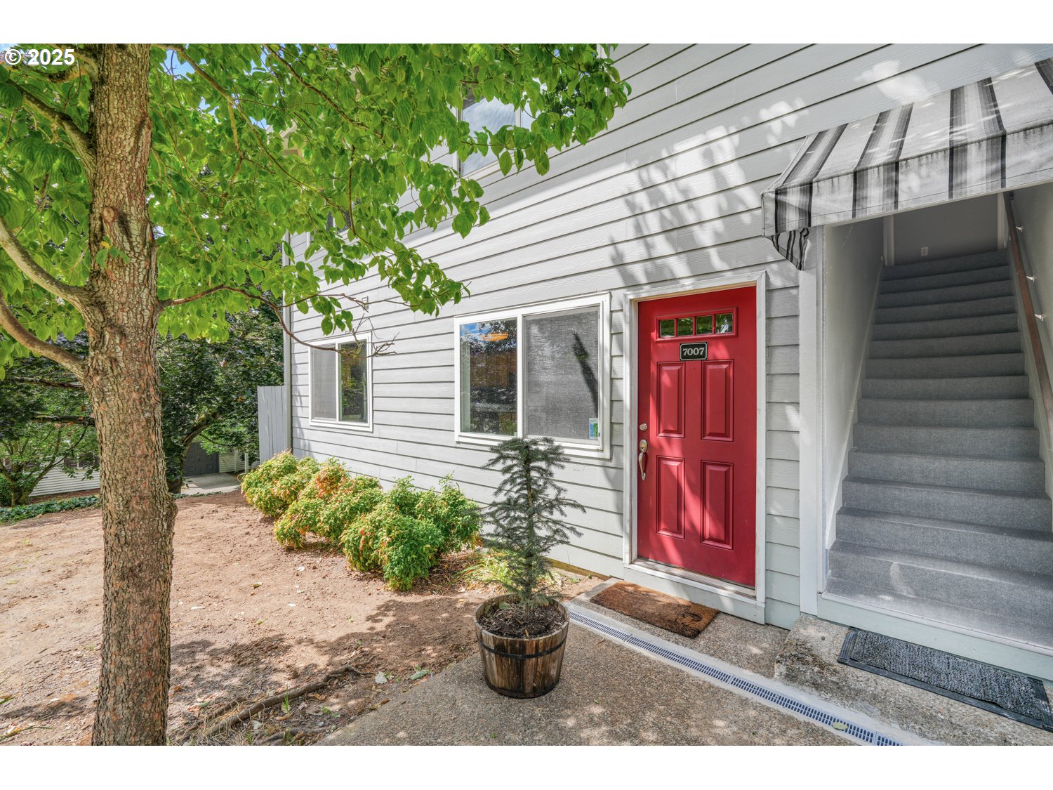 7007 N BURLINGTON AVE 10