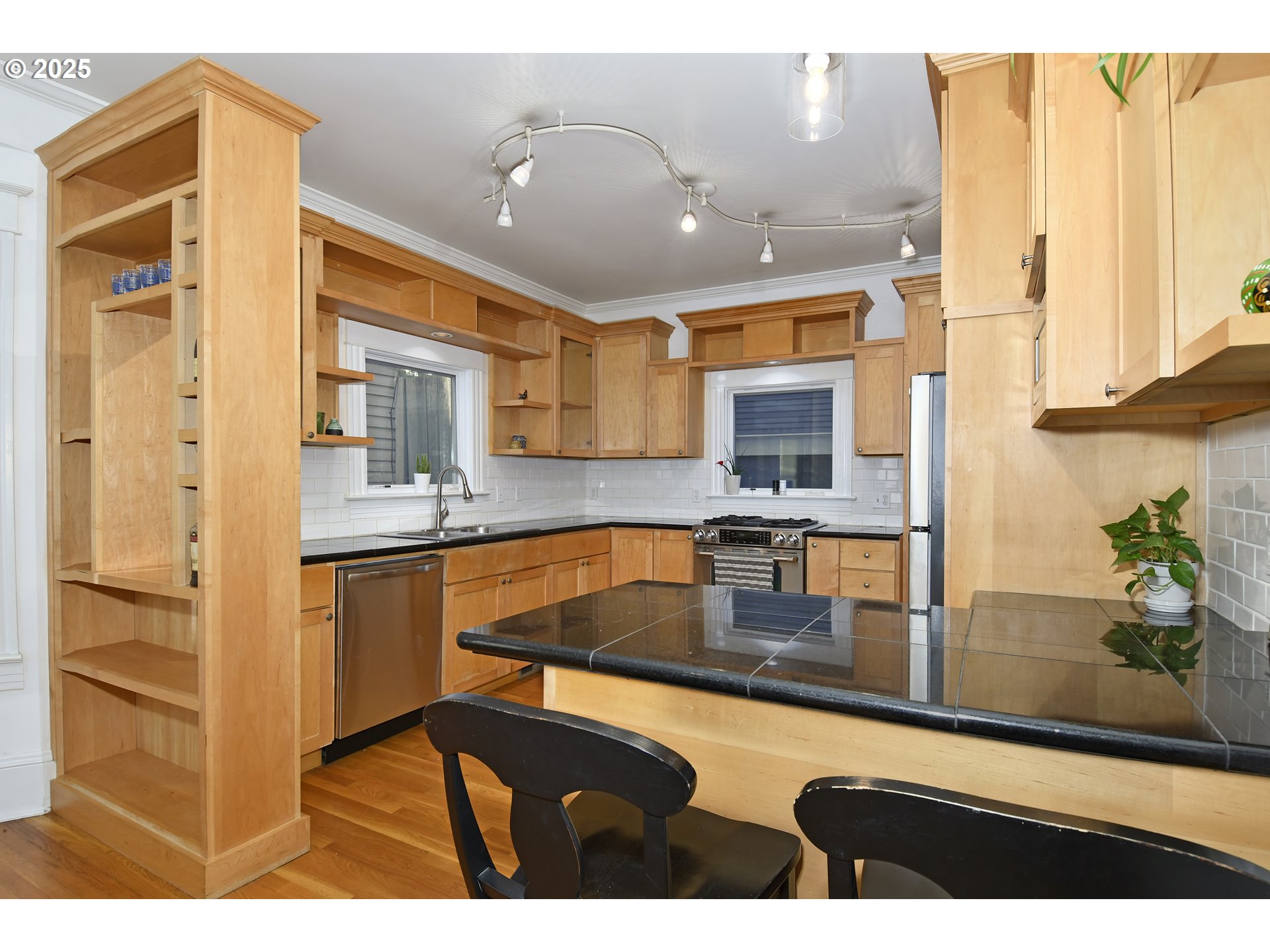 1330 SE 14TH AVE SE