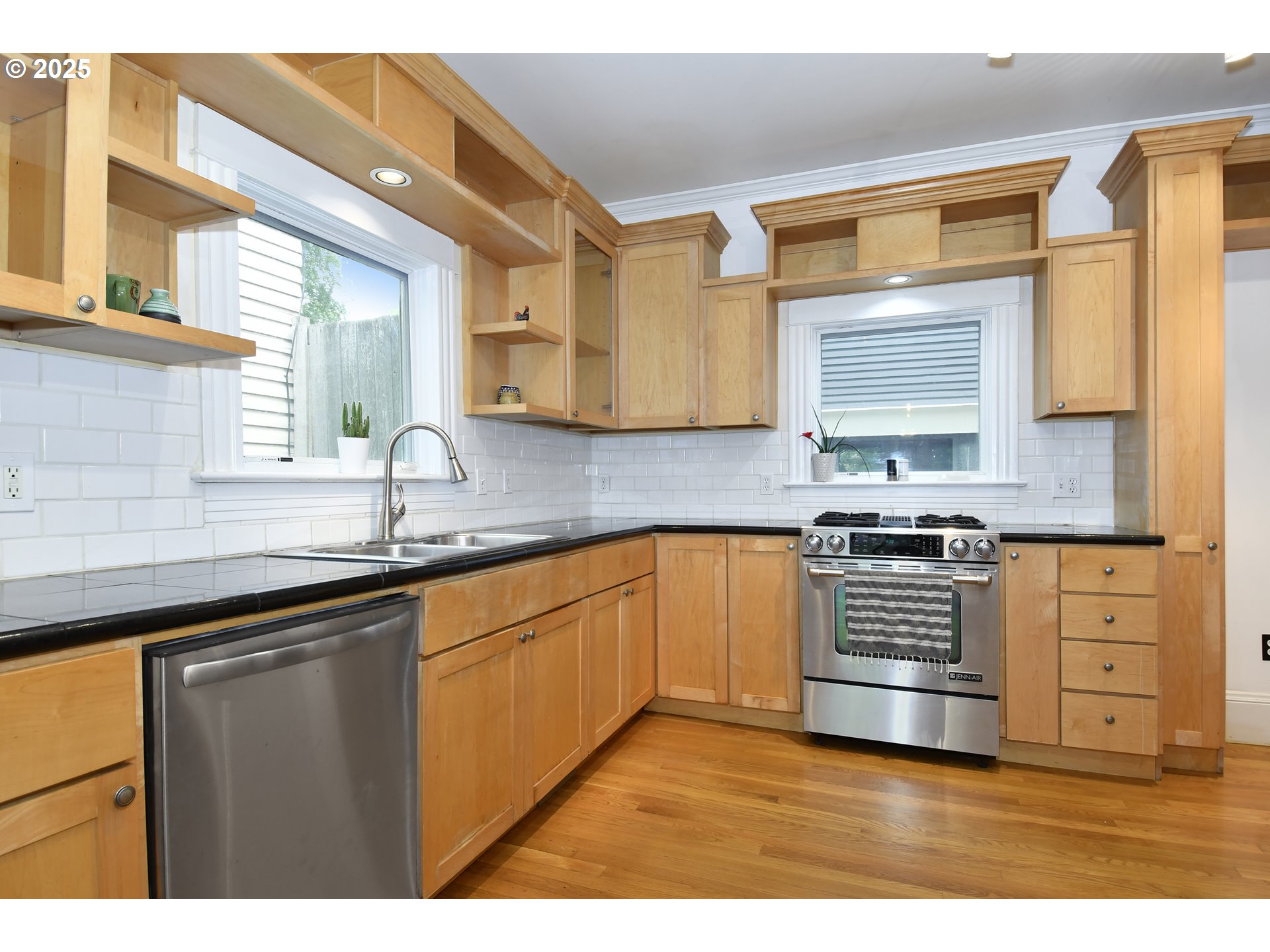 1330 SE 14TH AVE SE