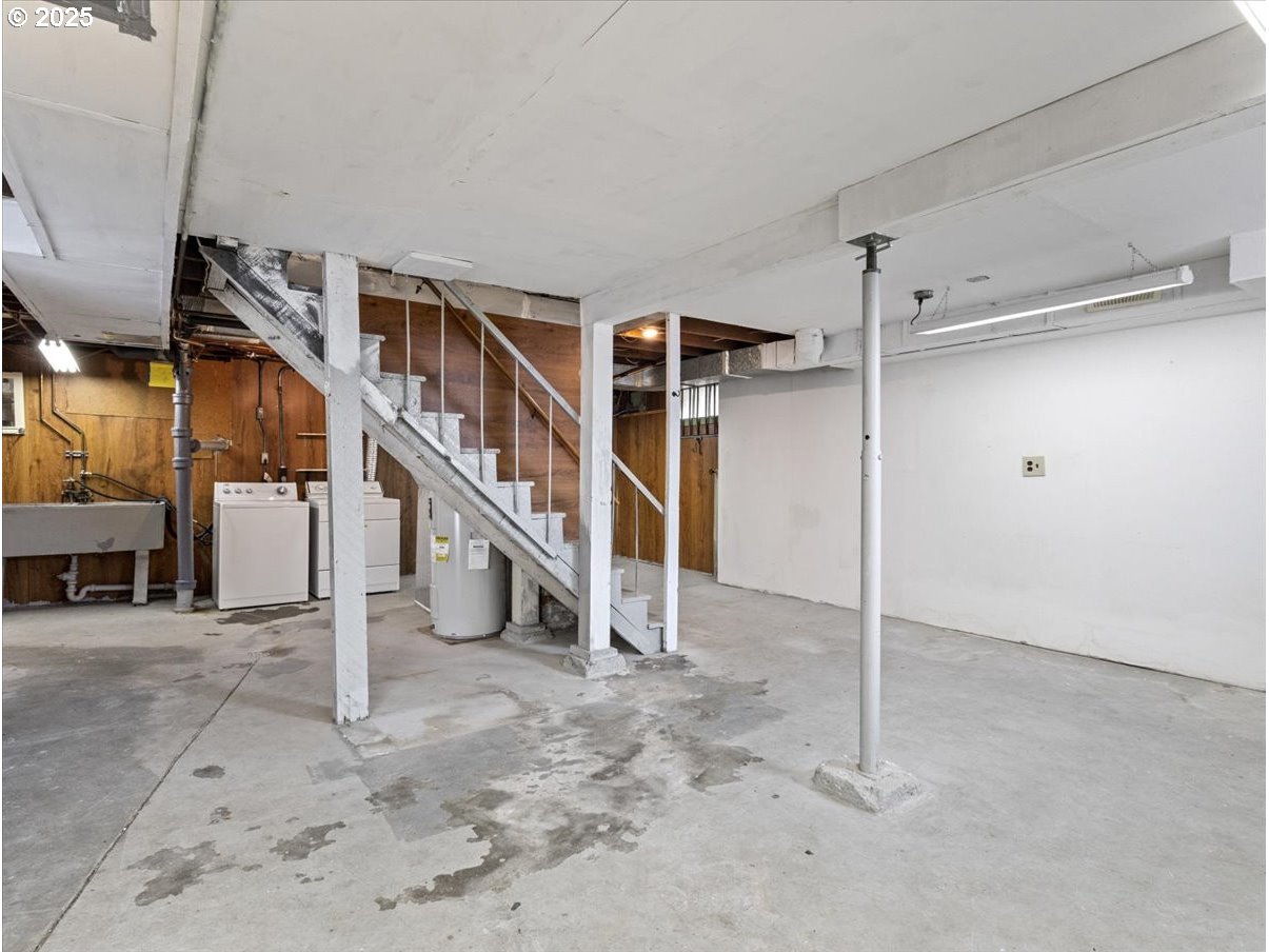 1806 SE 55TH AVE