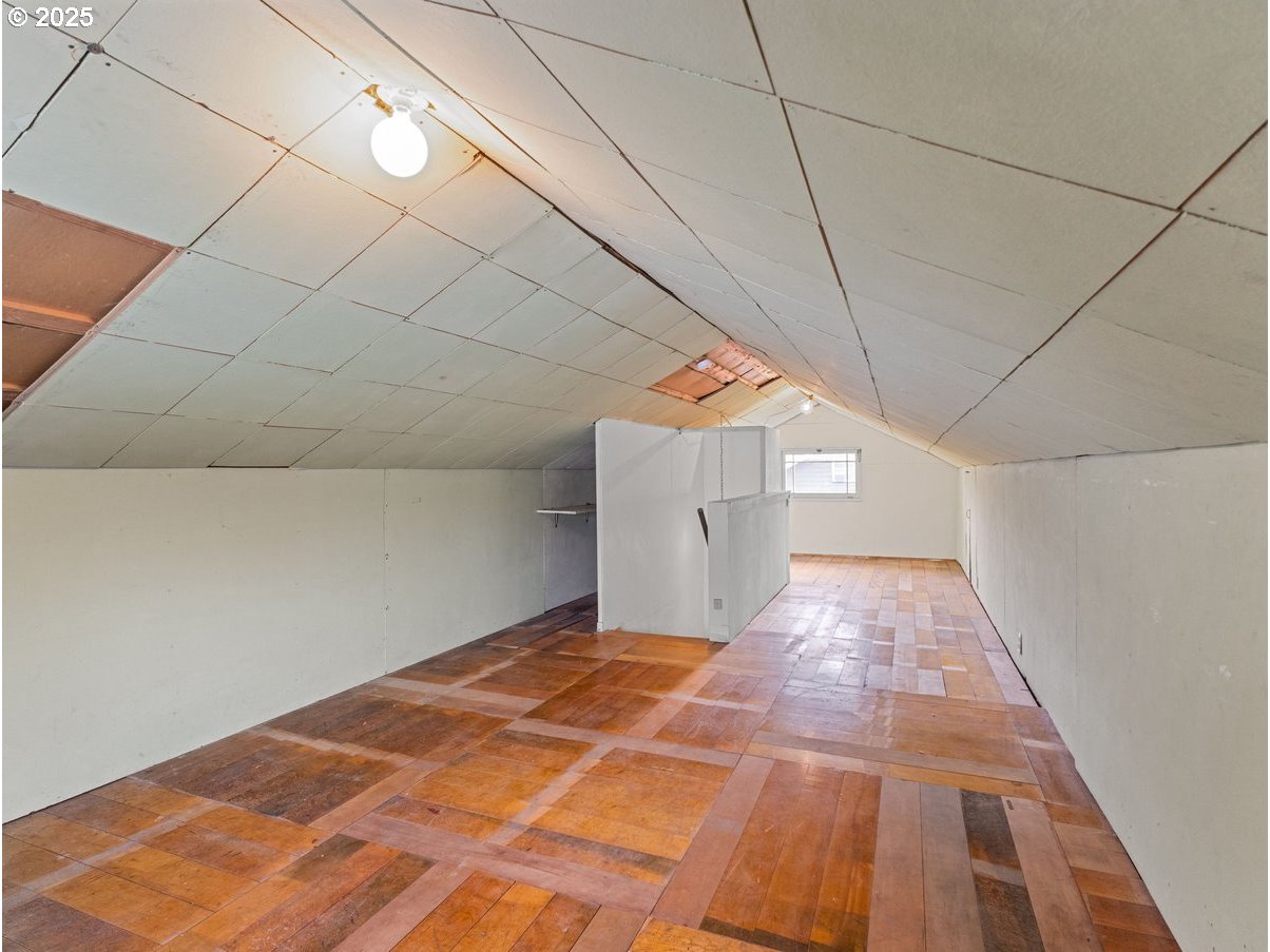 1806 SE 55TH AVE