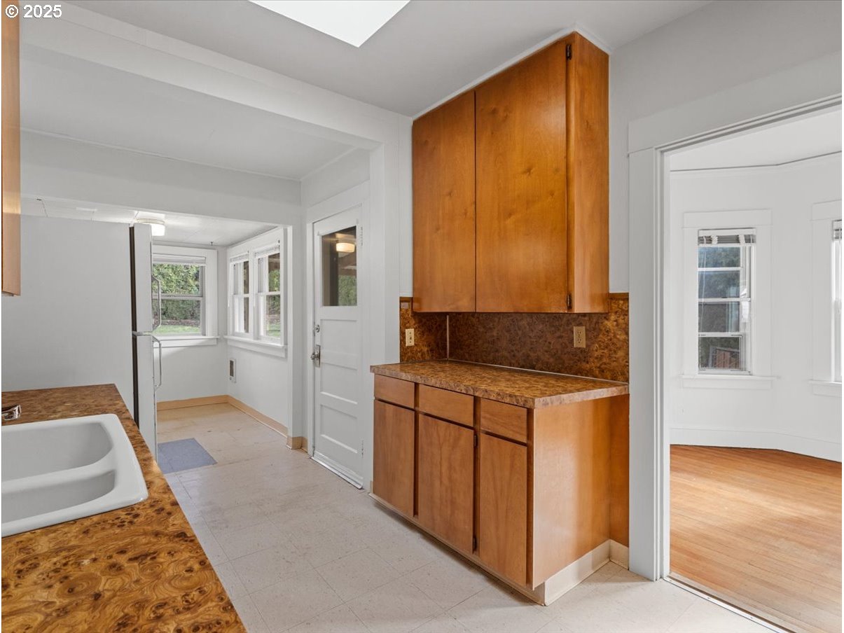 1806 SE 55TH AVE