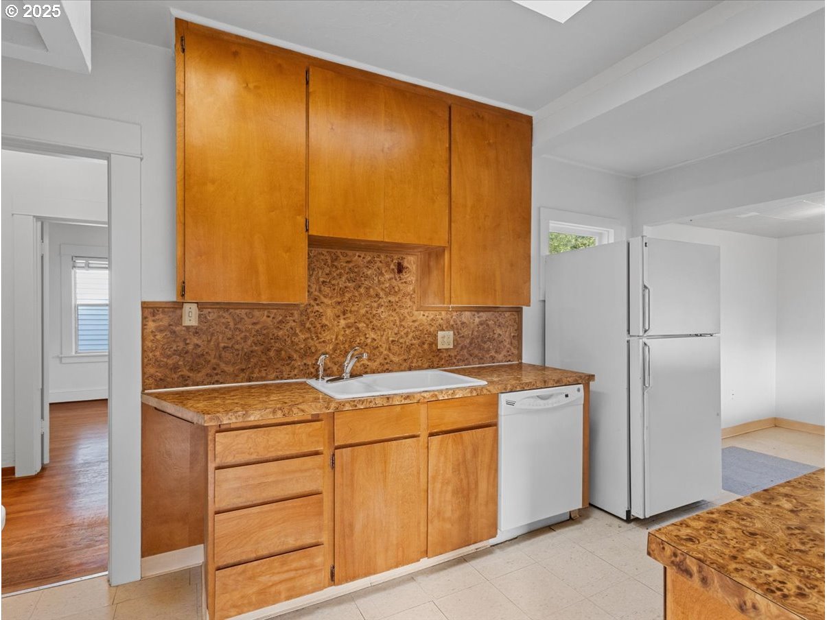 1806 SE 55TH AVE