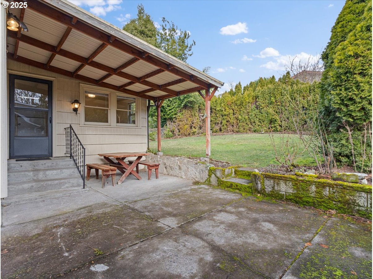 1806 SE 55TH AVE