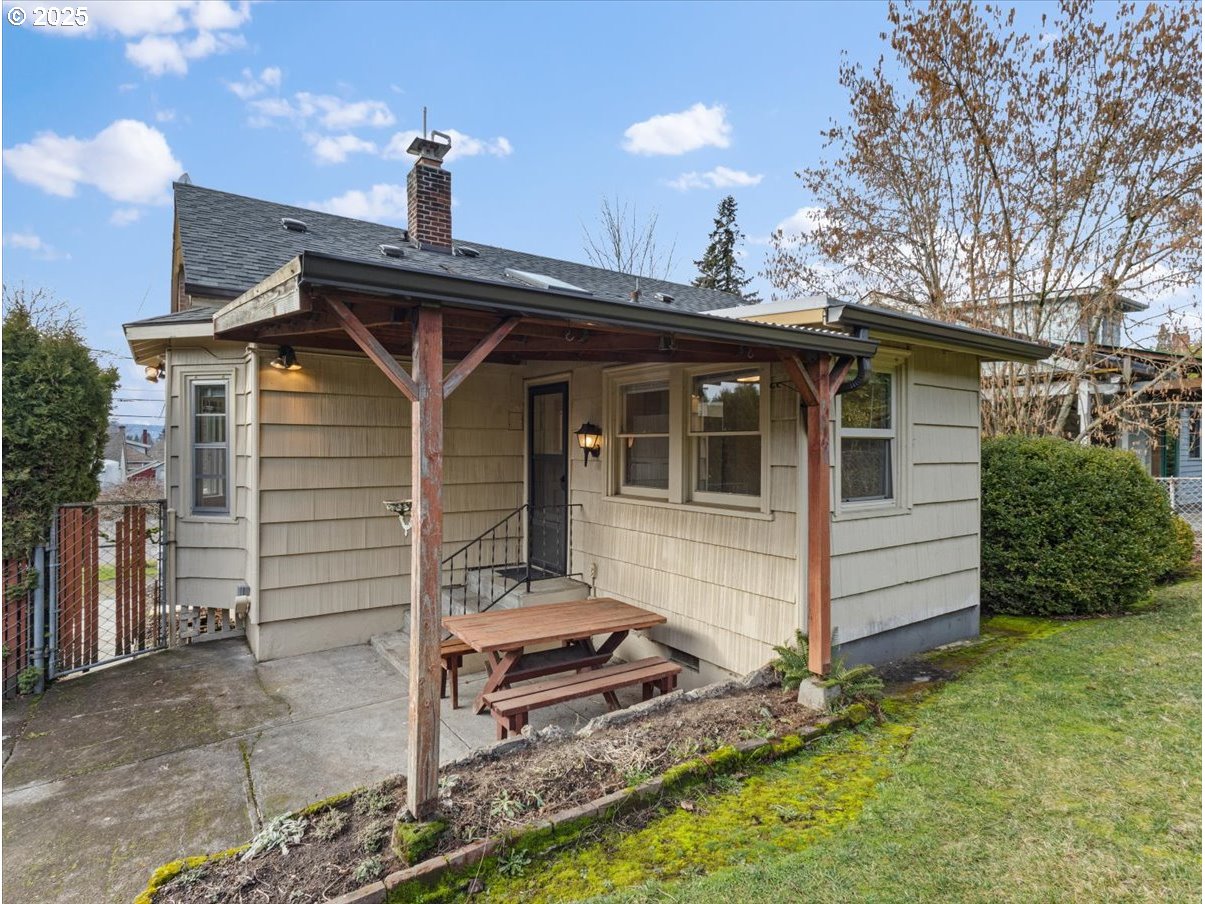 1806 SE 55TH AVE