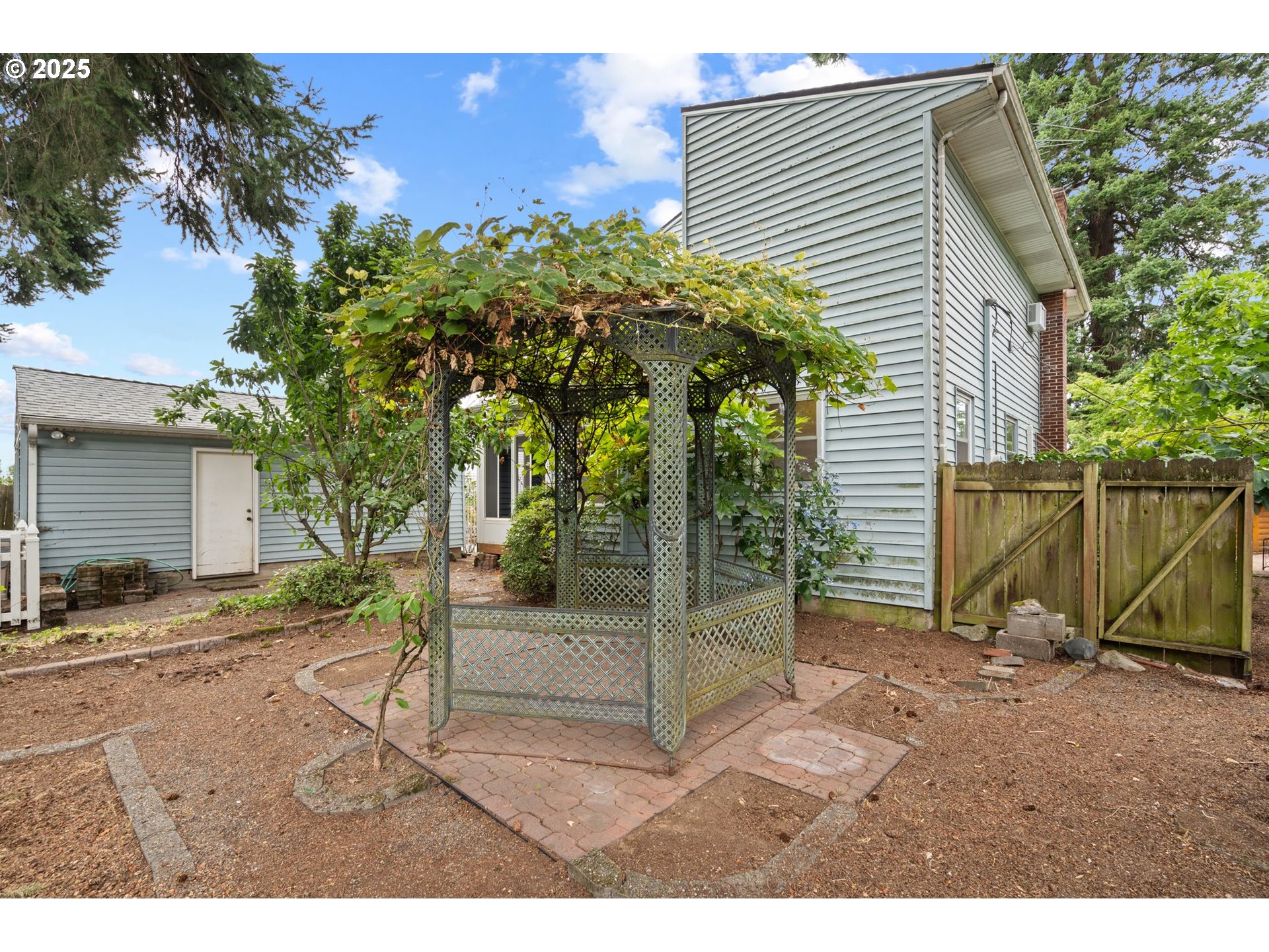 1614 NE 120TH AVE