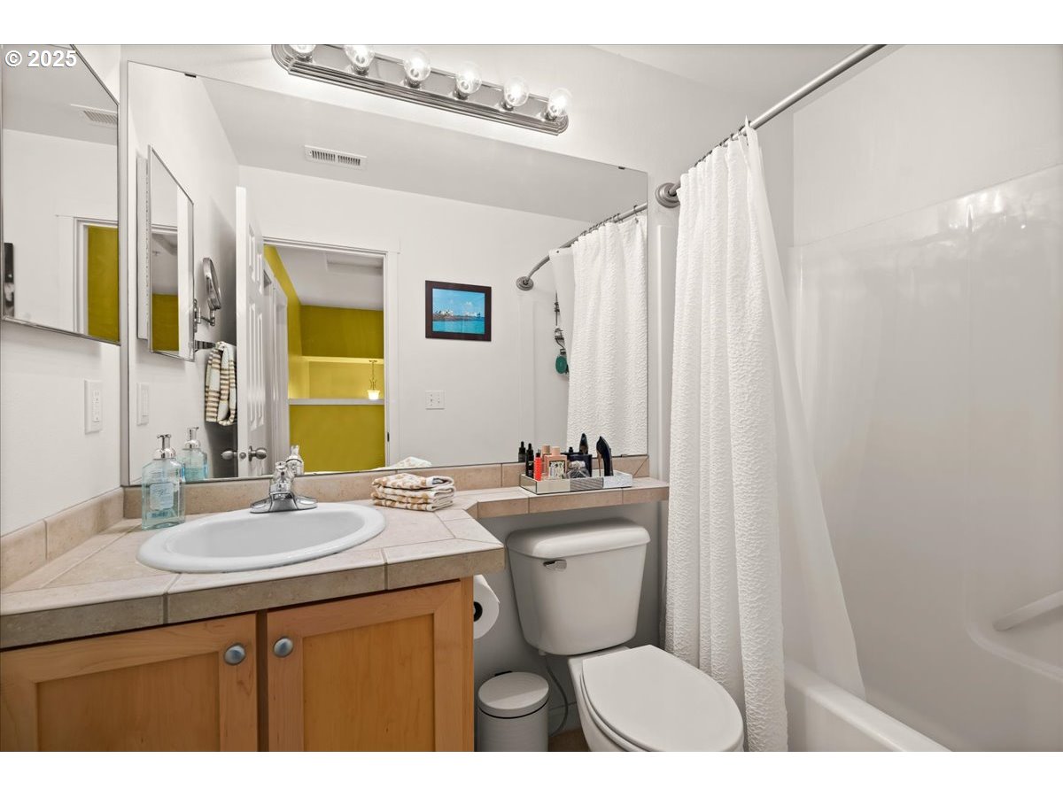 10360 NE SNOQUALMIE ST