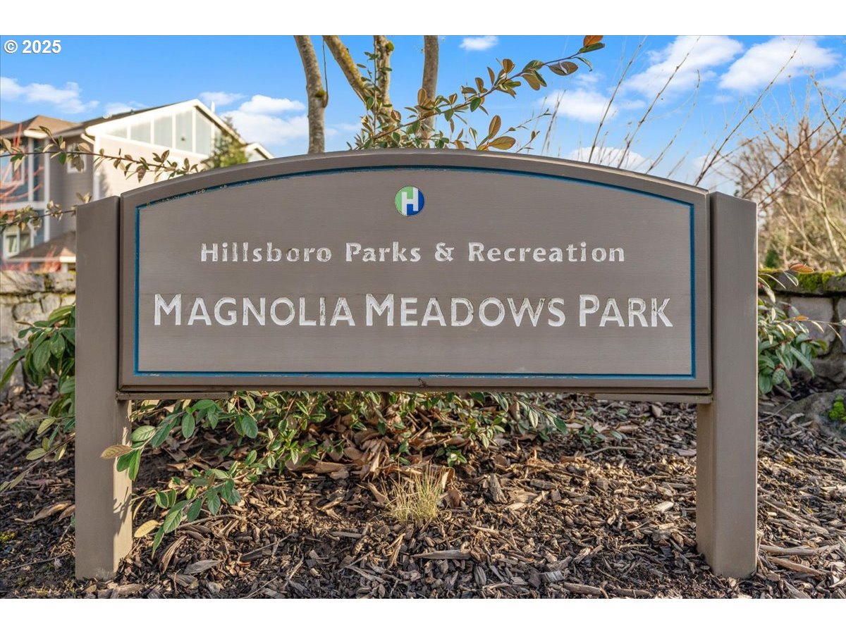 10360 NE SNOQUALMIE ST