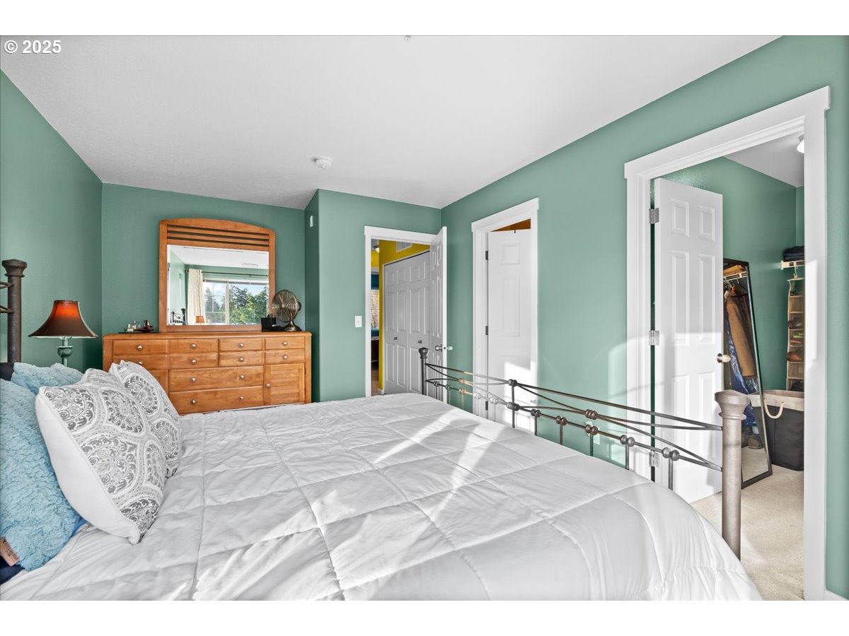 10360 NE SNOQUALMIE ST