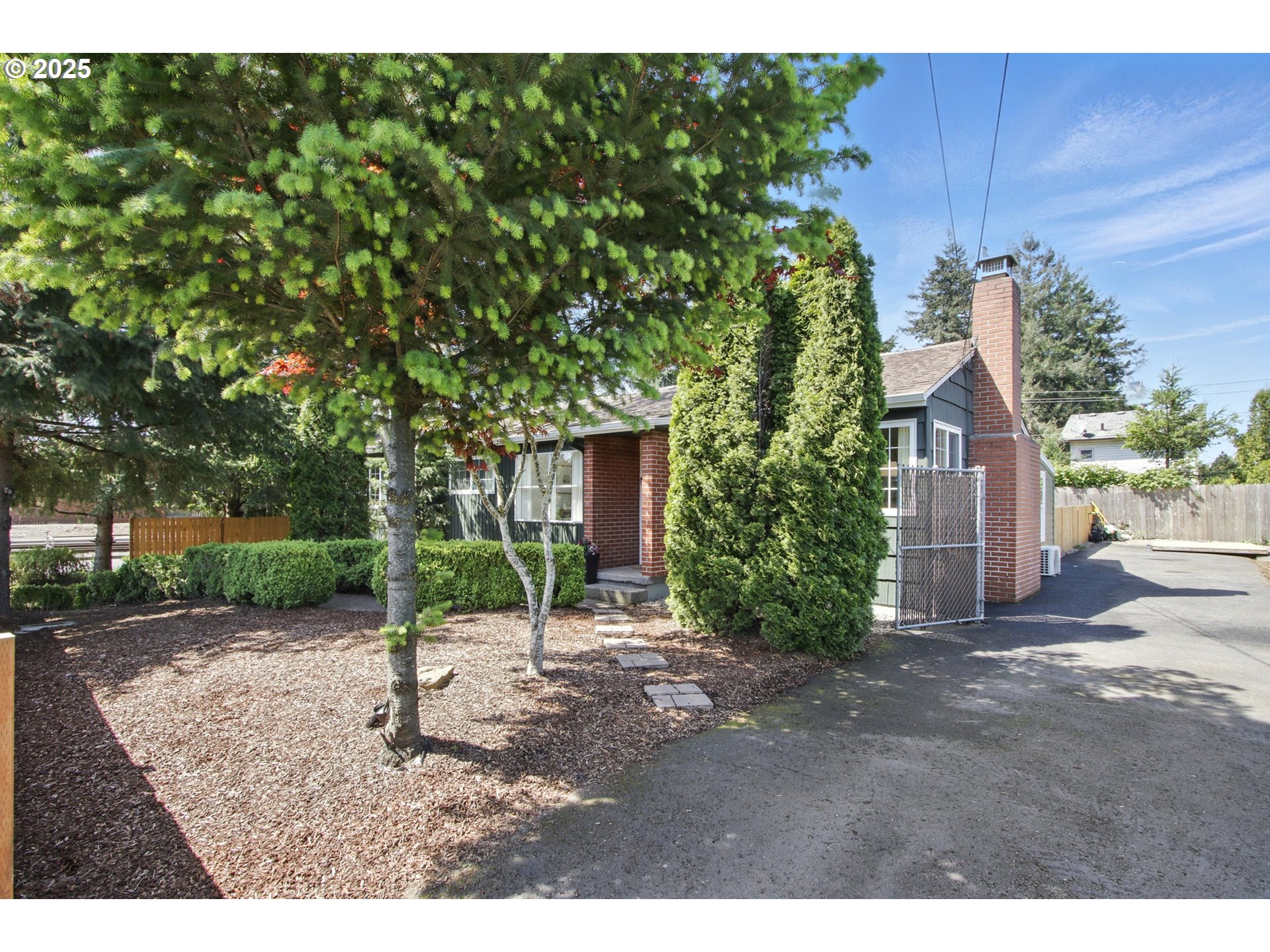 11 NE 128TH AVE