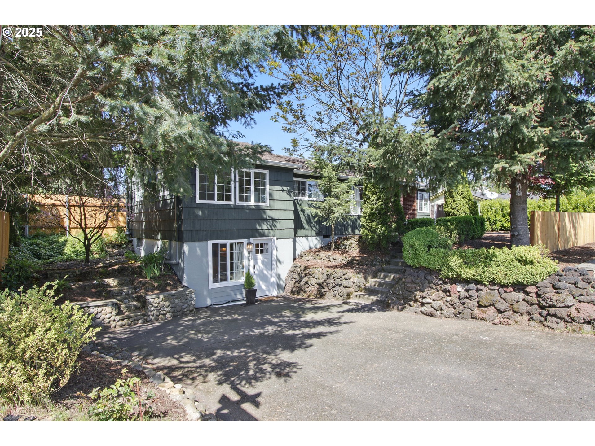 11 NE 128TH AVE