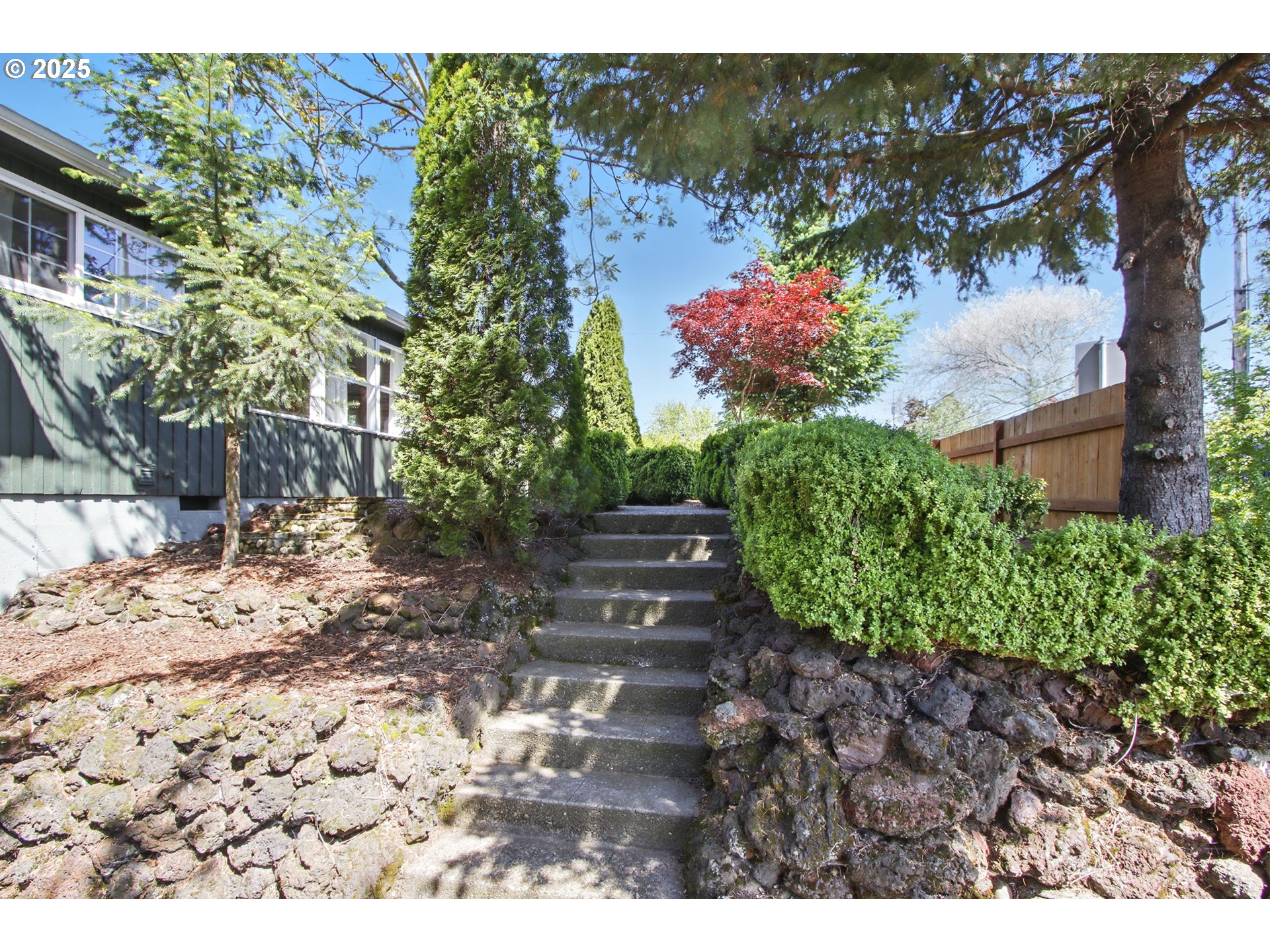 11 NE 128TH AVE
