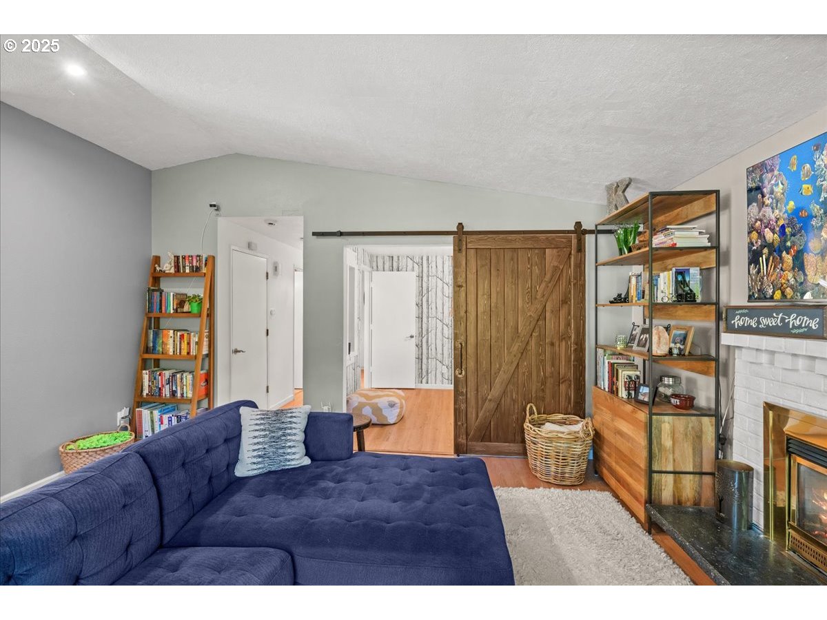 17657 SE SCRUTTON LN