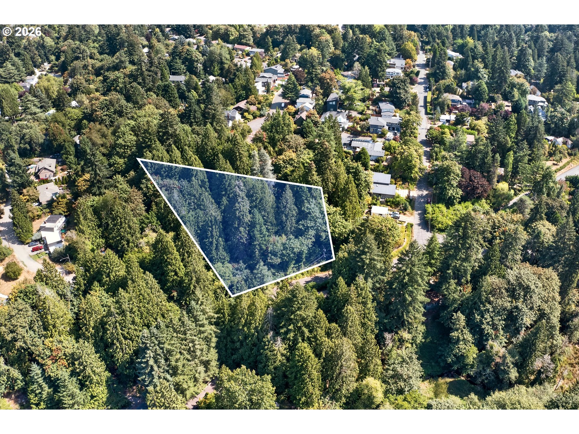 1103 SW MAPLECREST DR