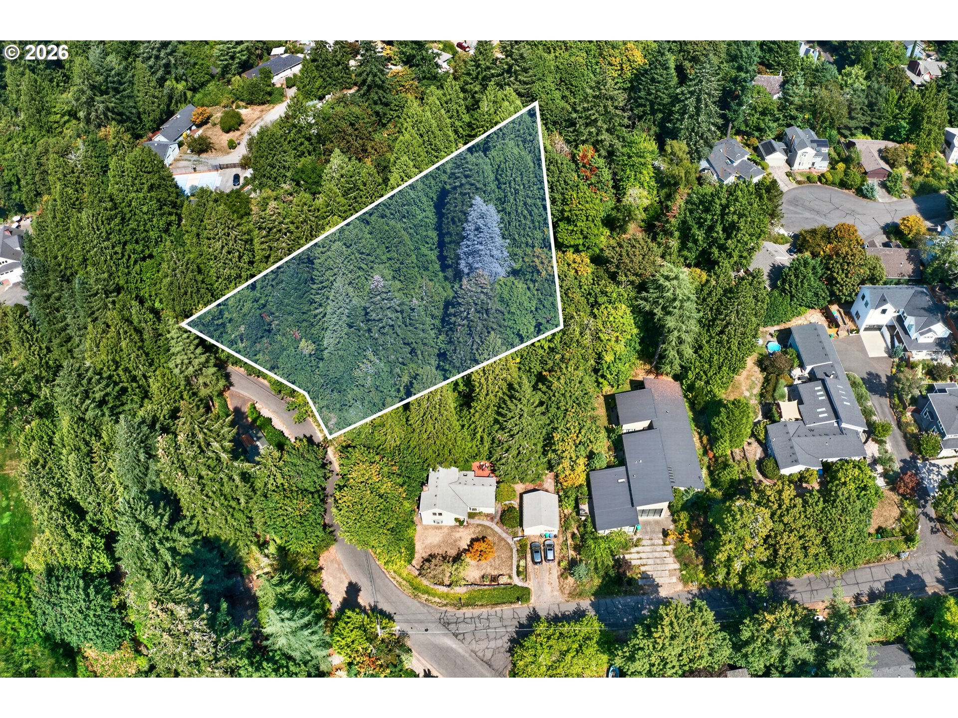 1103 SW MAPLECREST DR
