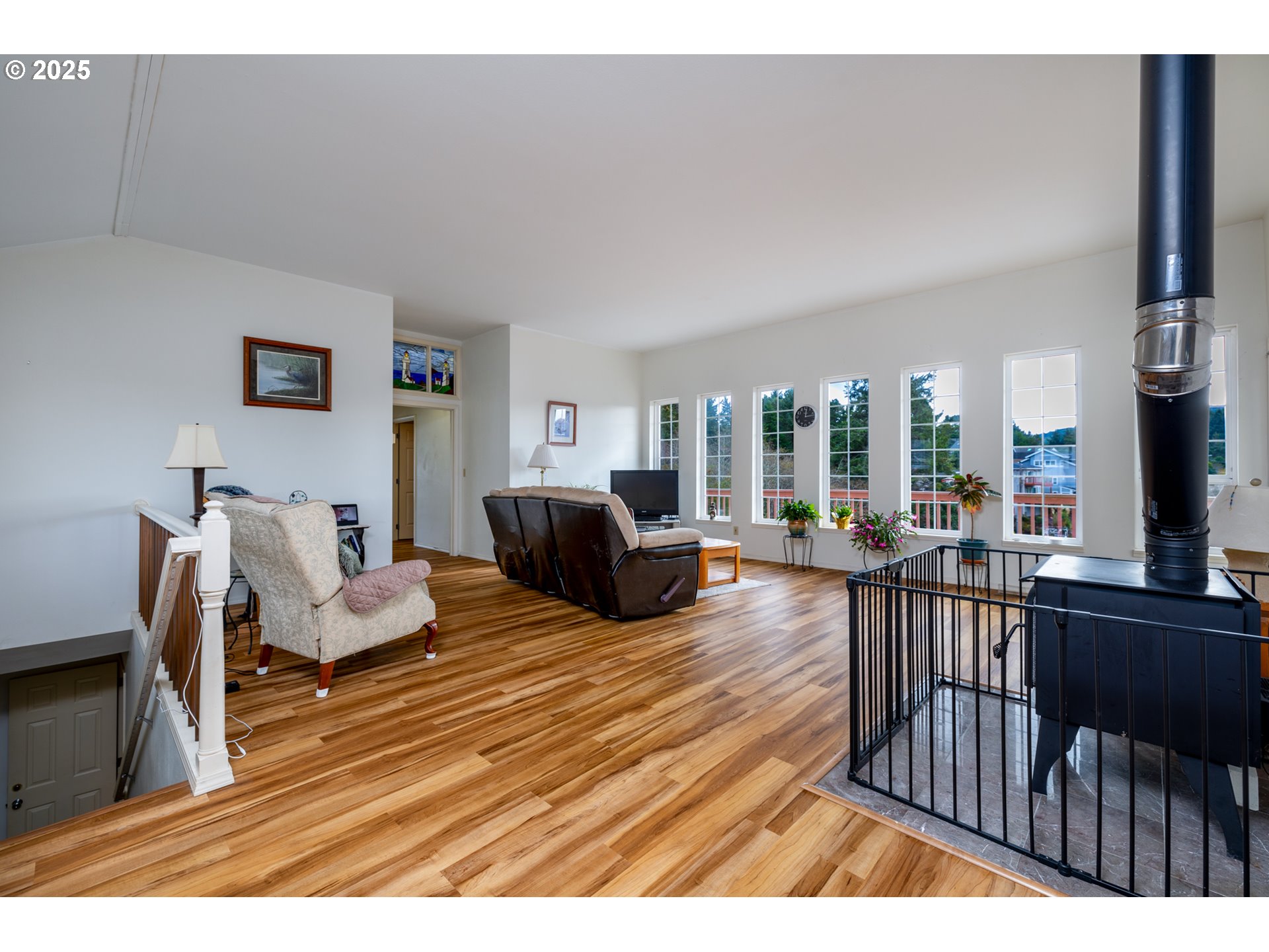 60 SE COOK AVE