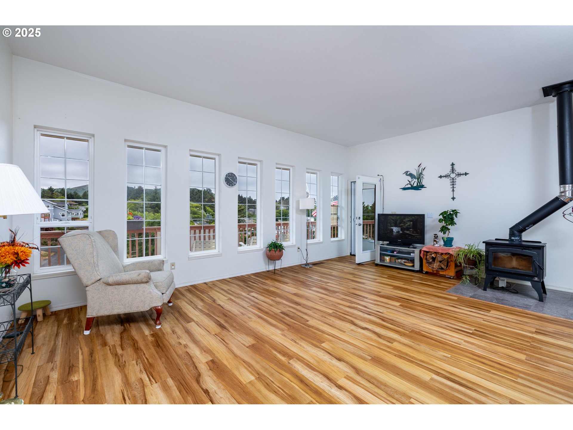 60 SE COOK AVE