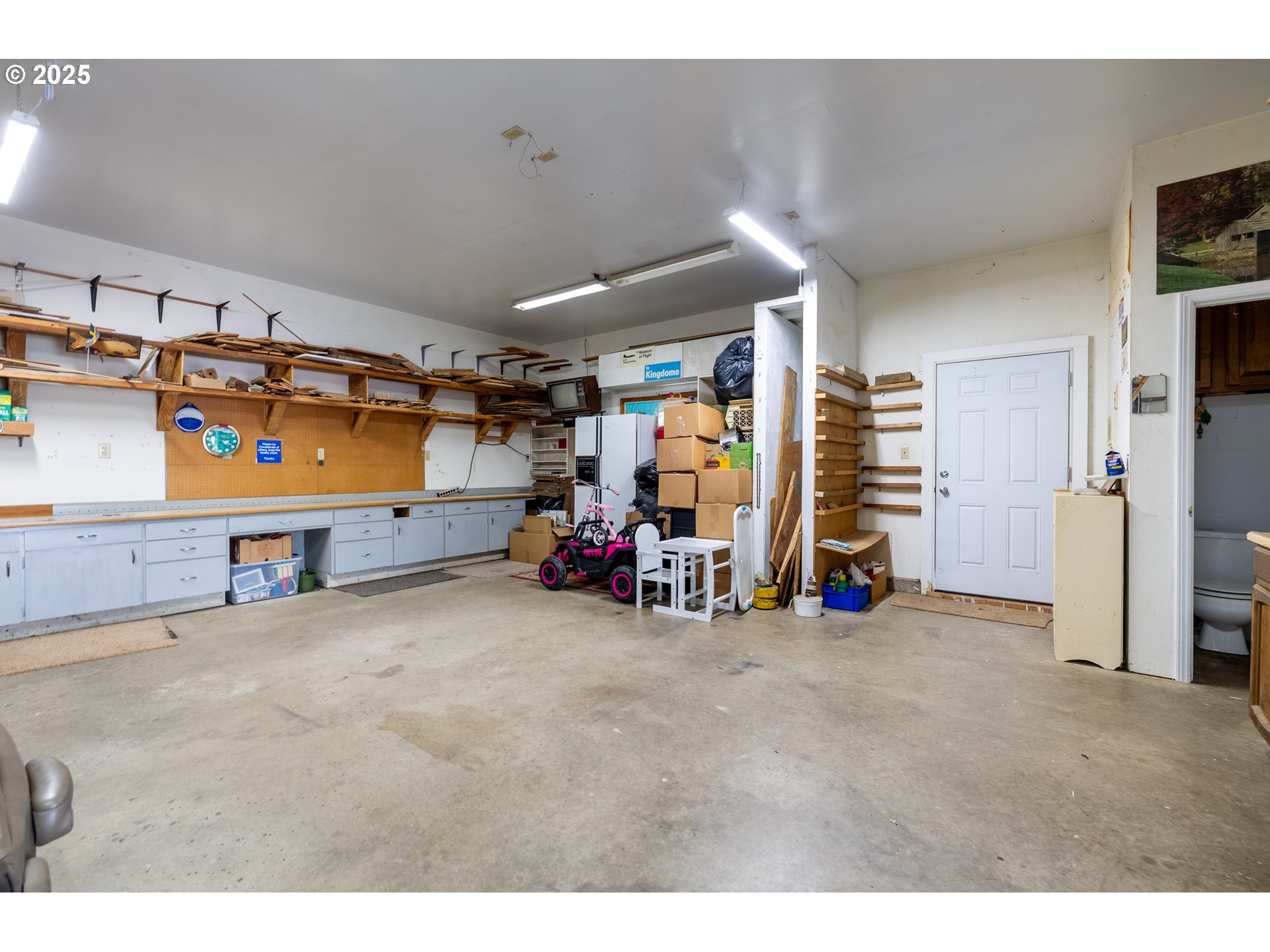 60 SE COOK AVE