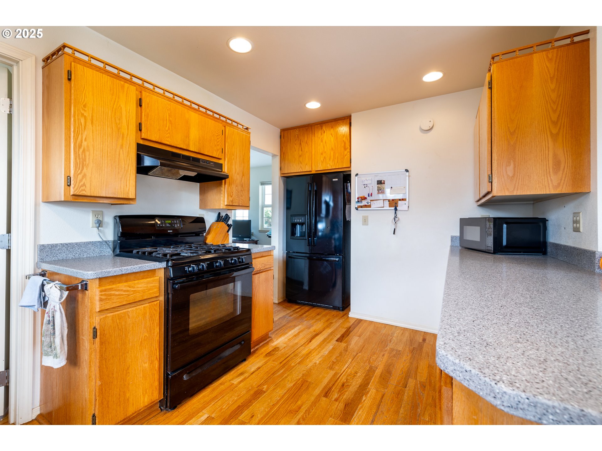 60 SE COOK AVE