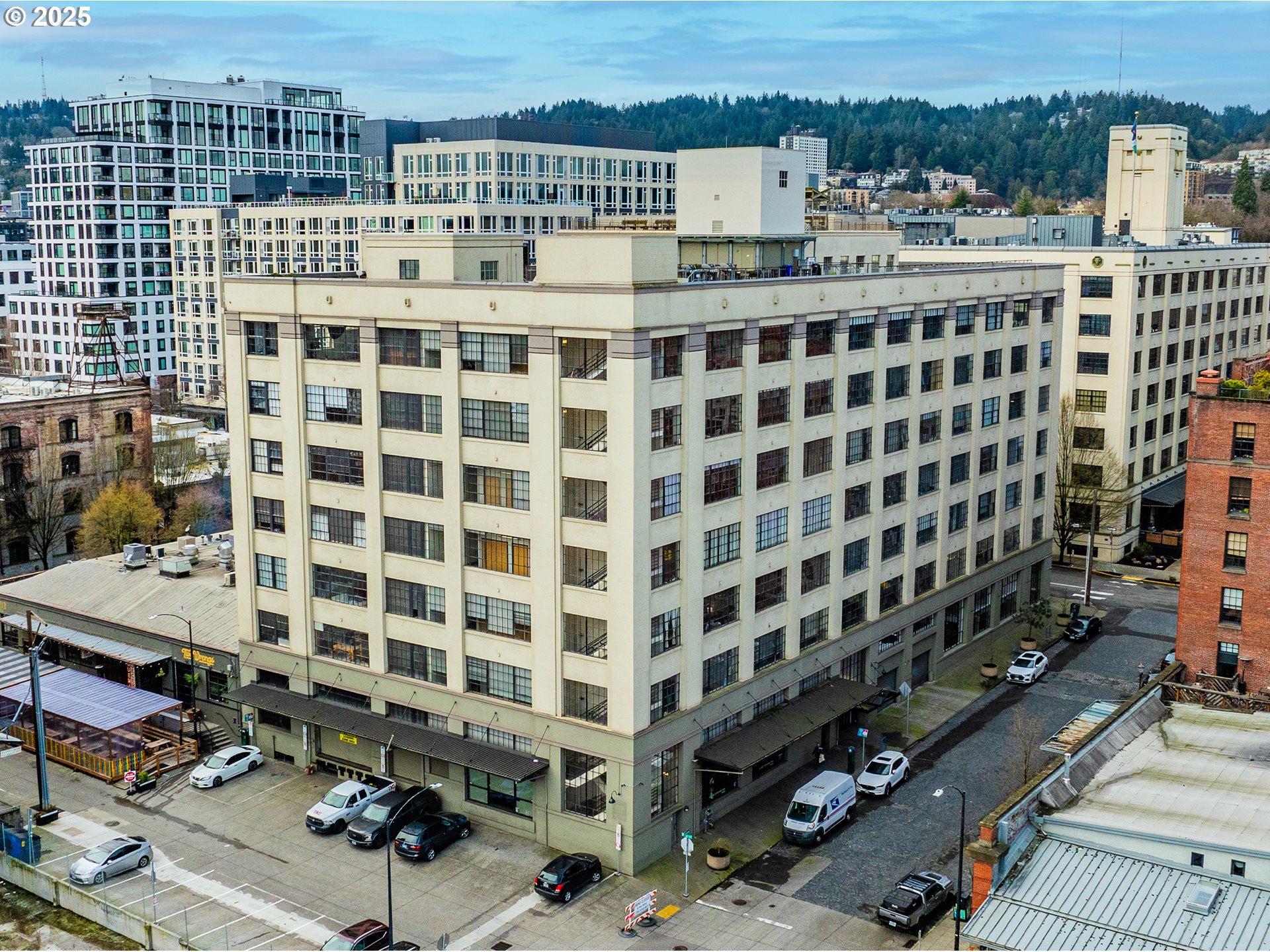 1314 NW IRVING ST 202