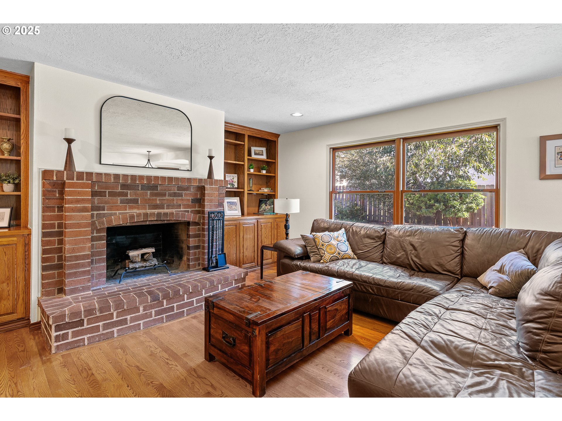 2095 WELLINGTON DR