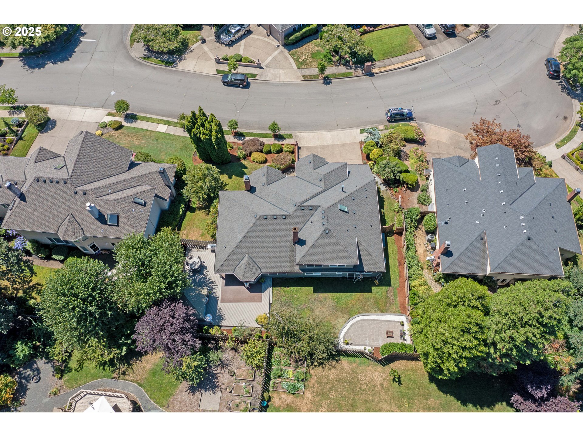 2095 WELLINGTON DR