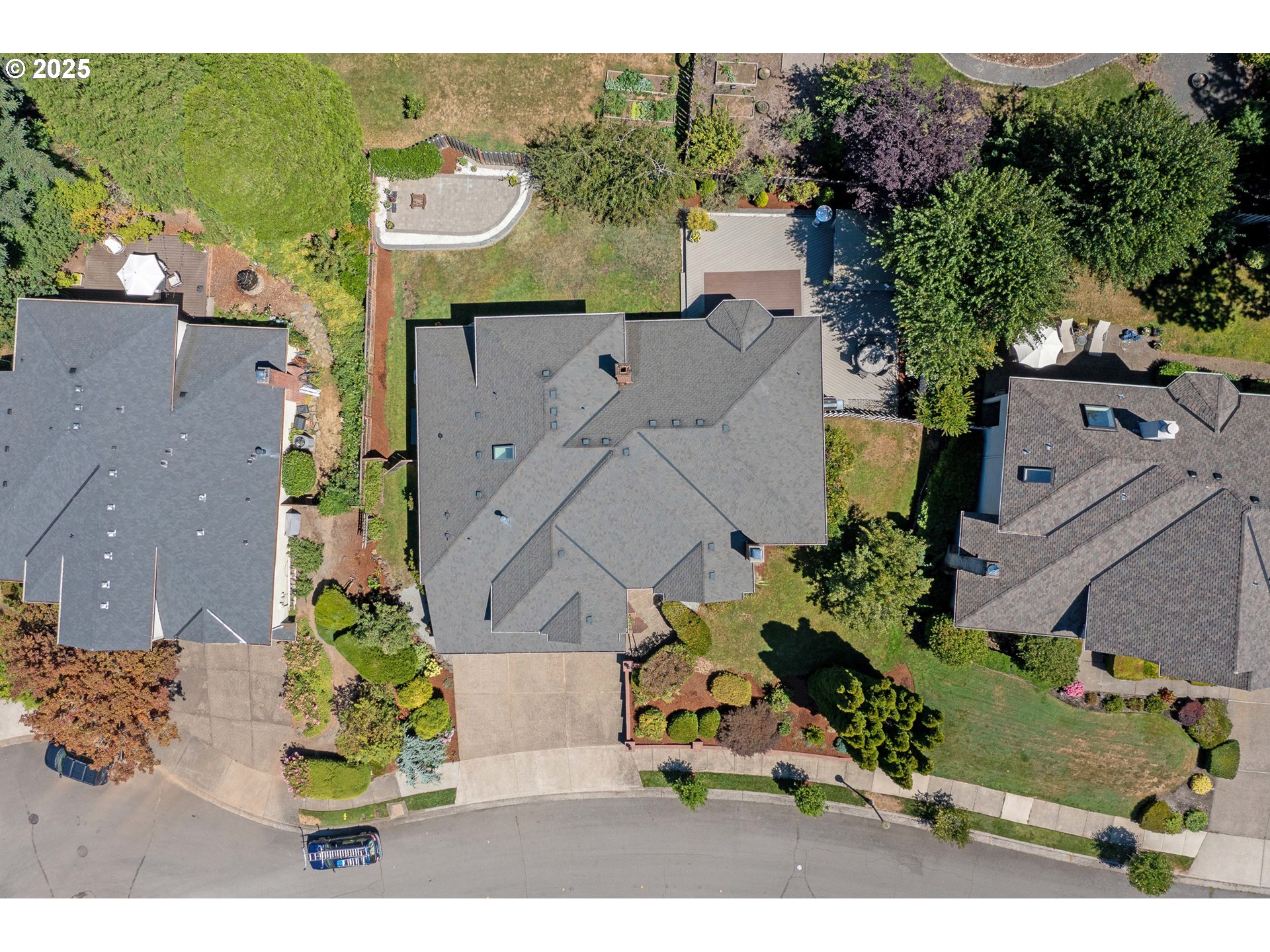 2095 WELLINGTON DR