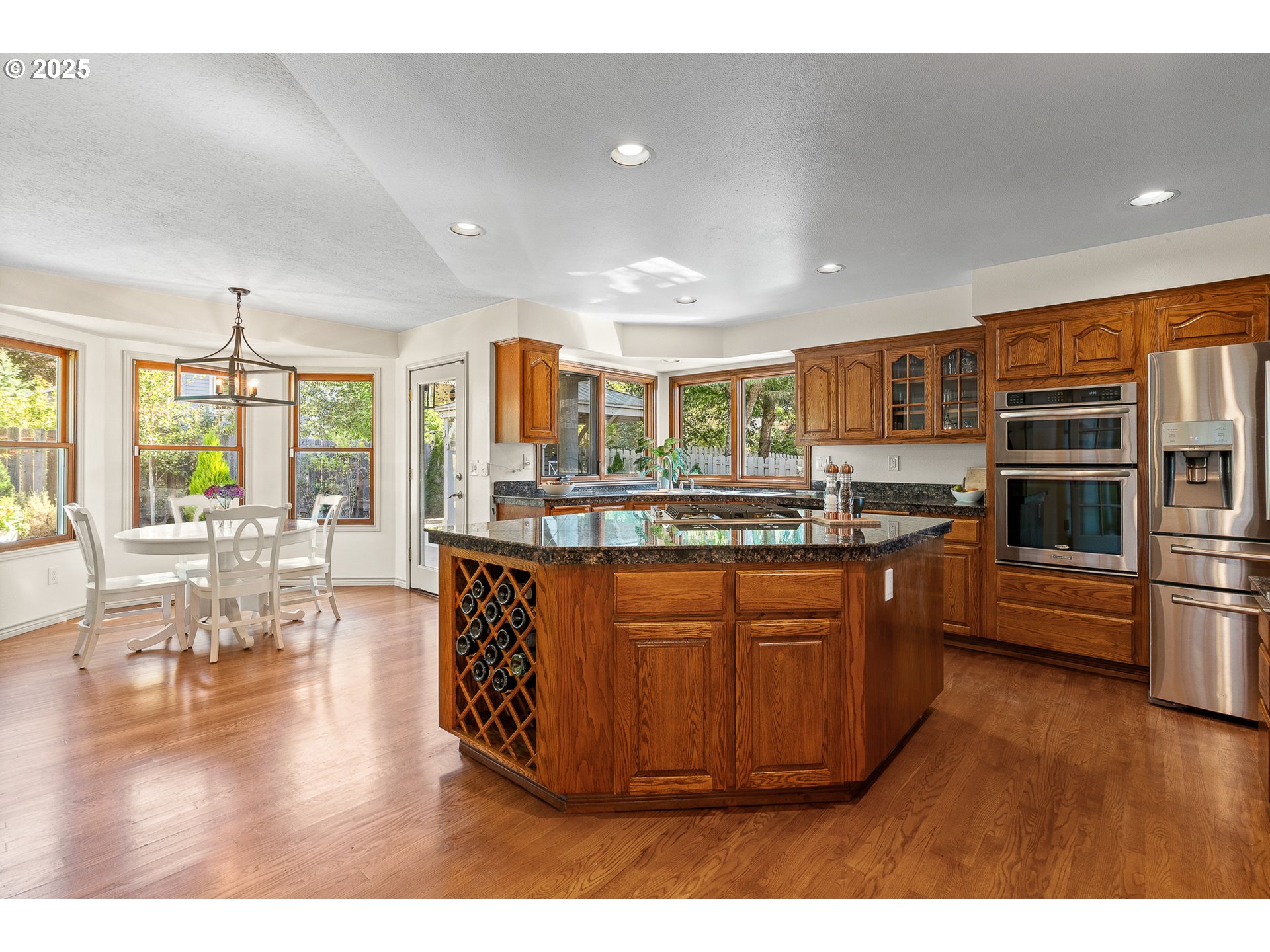 2095 WELLINGTON DR