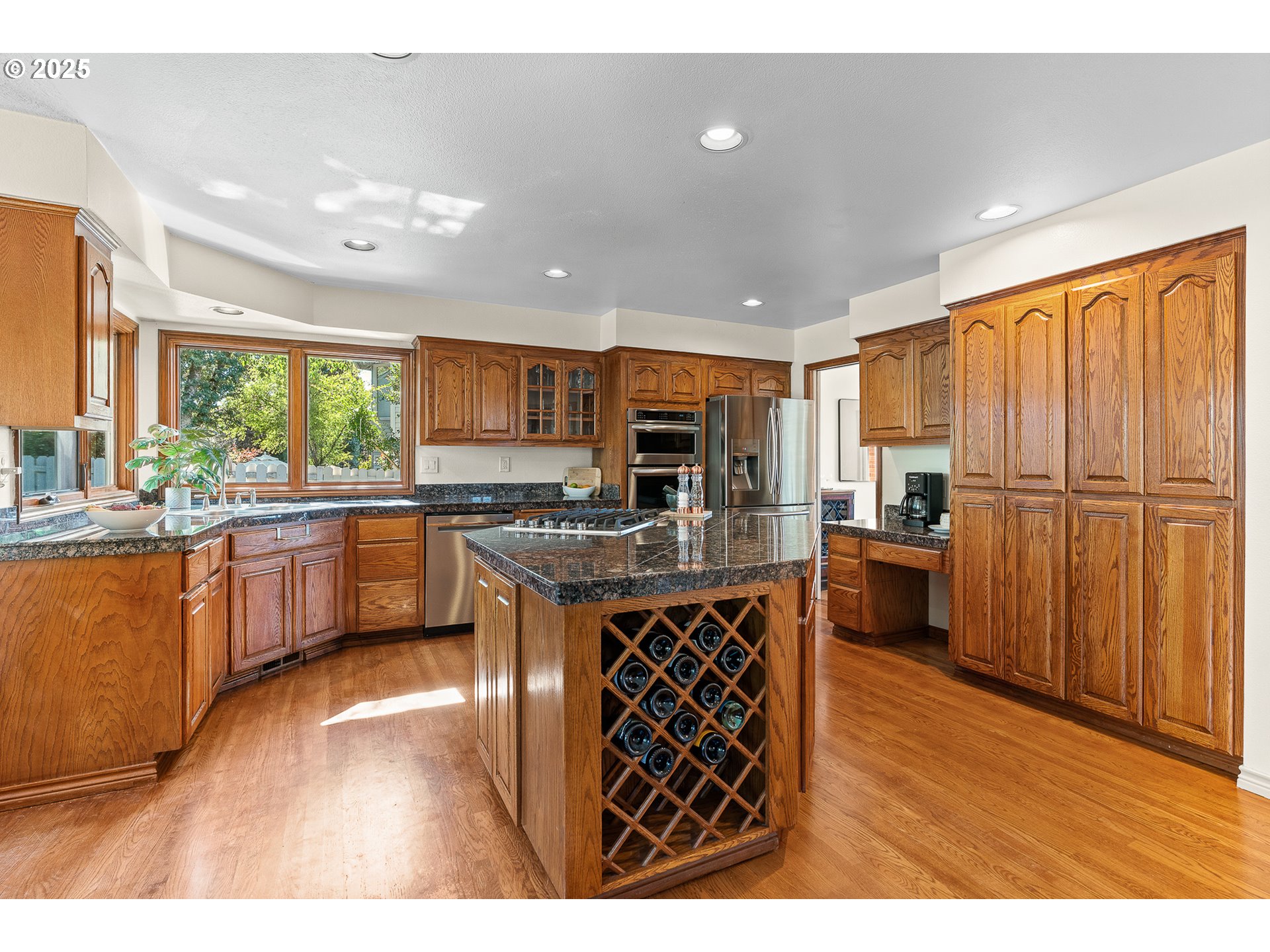 2095 WELLINGTON DR