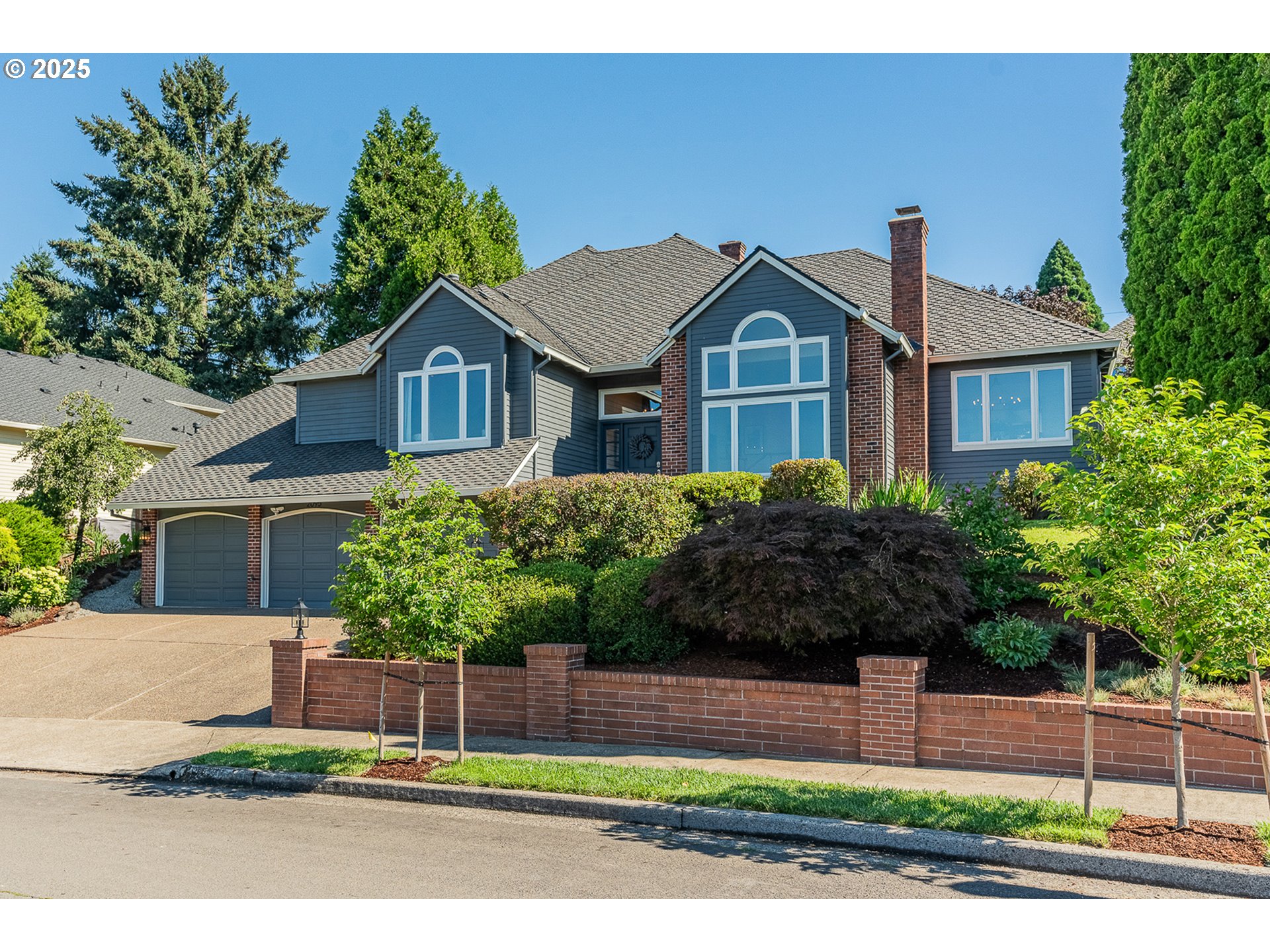 2095 WELLINGTON DR