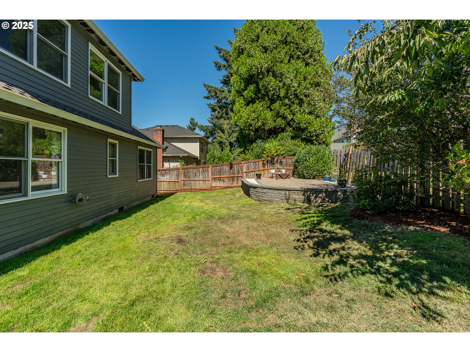 2095 WELLINGTON DR