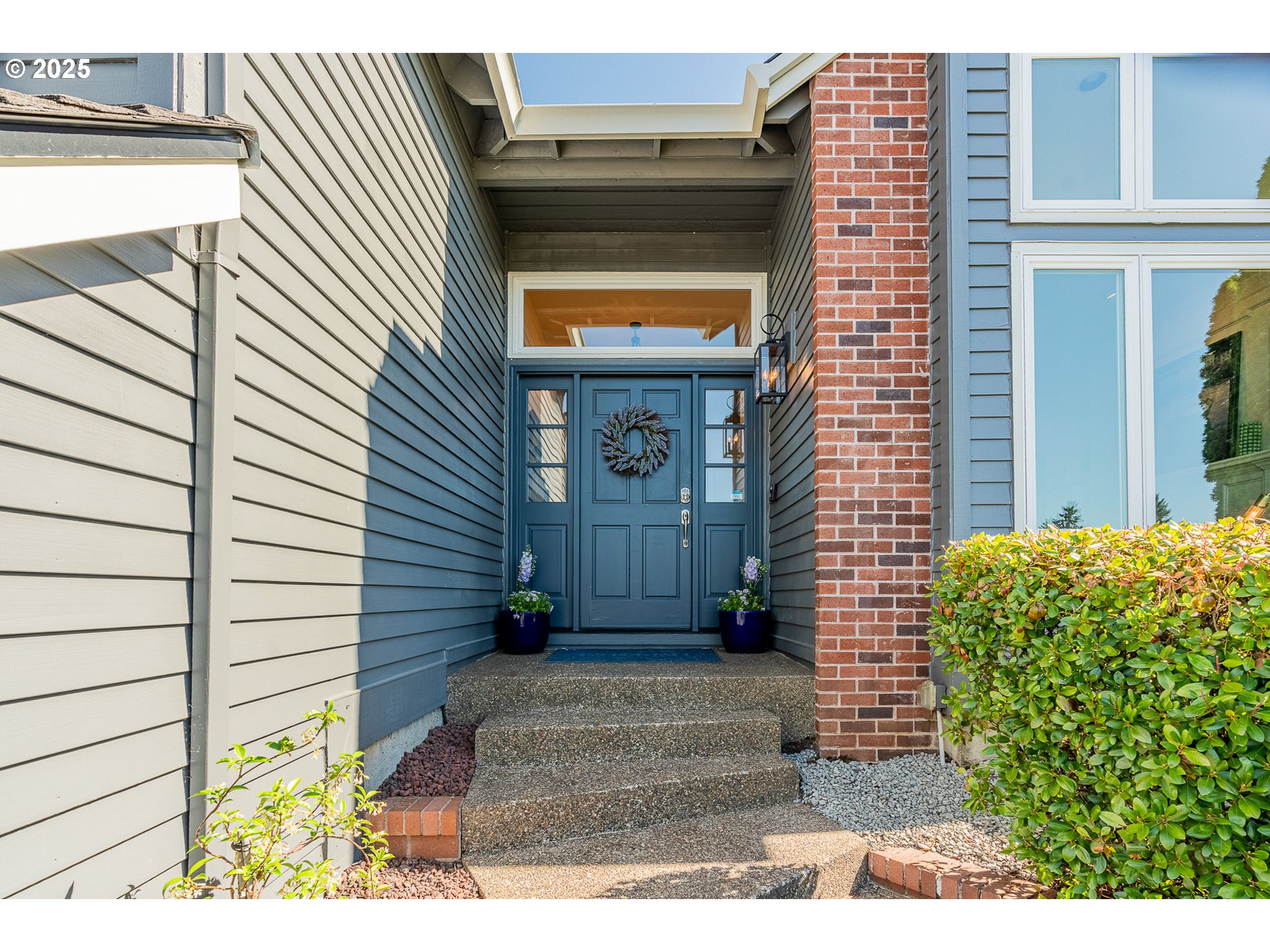 2095 WELLINGTON DR