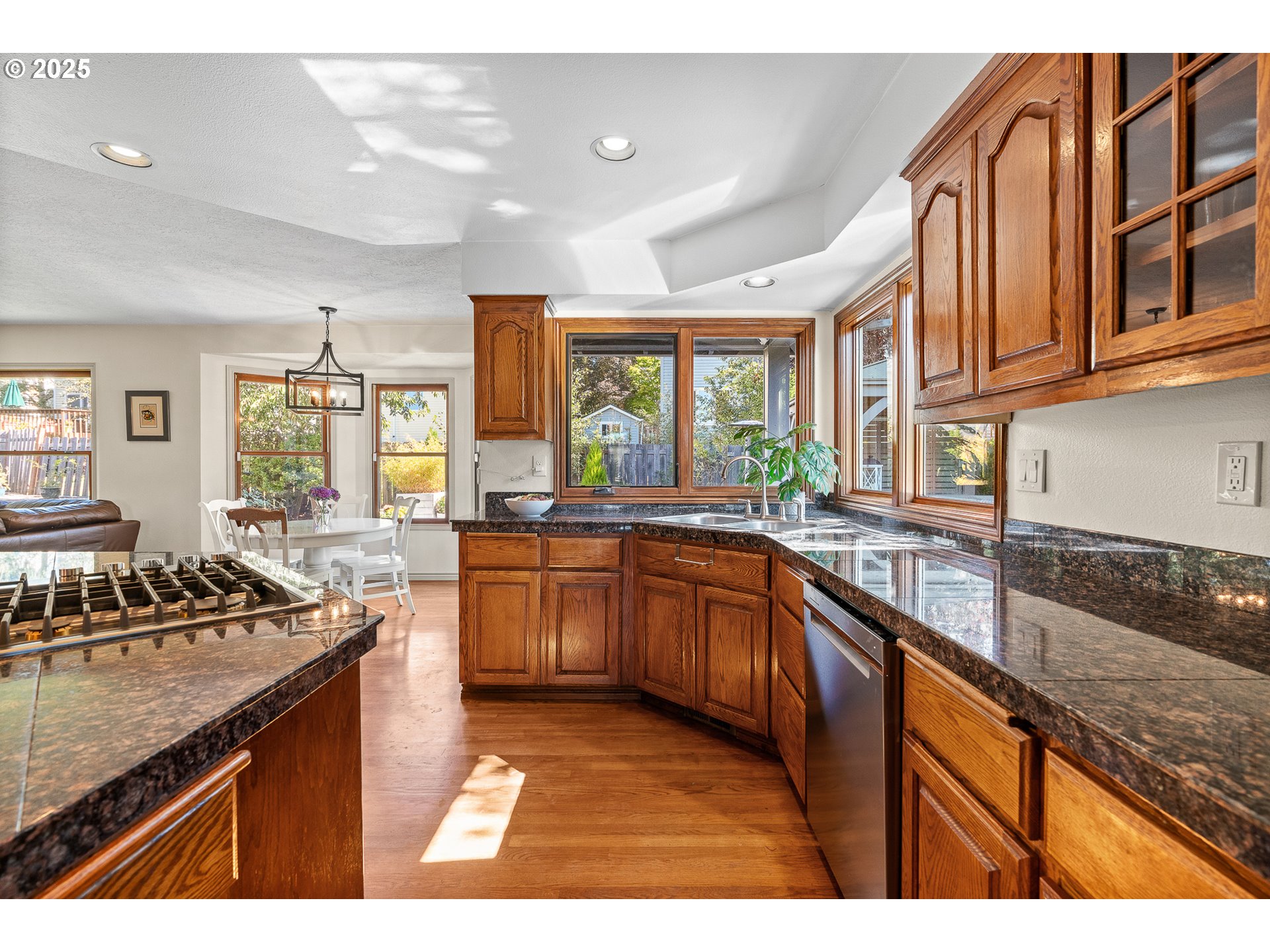 2095 WELLINGTON DR